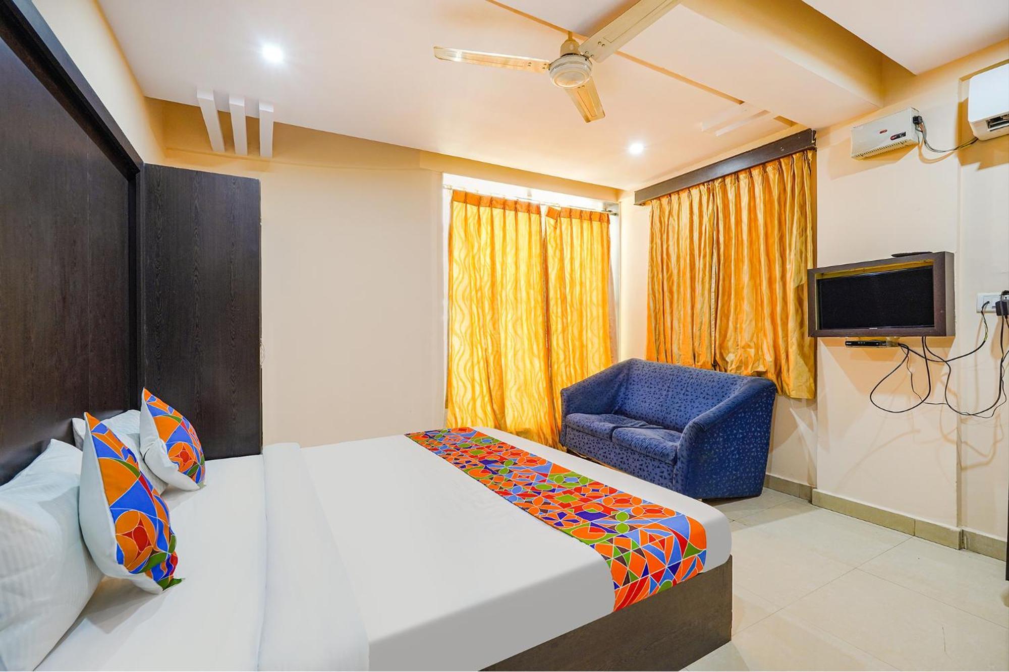 Hotel Fabhotel Bns 3*