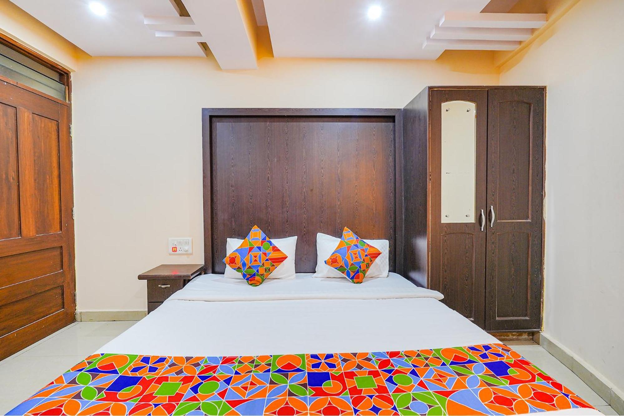 Hotel Fabhotel Bns