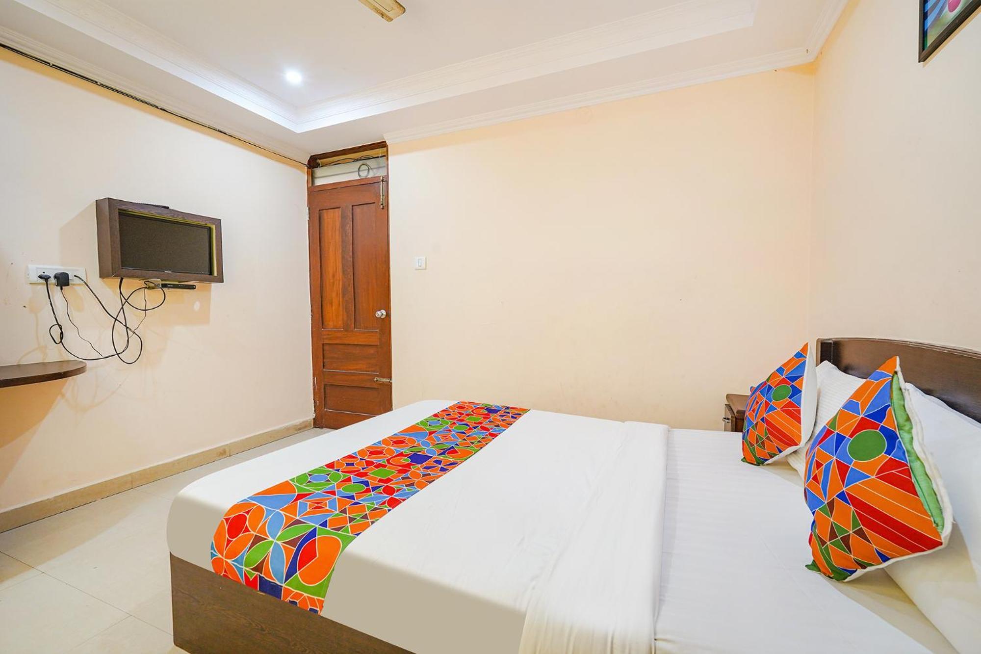 Hotel Fabhotel Bns 3*