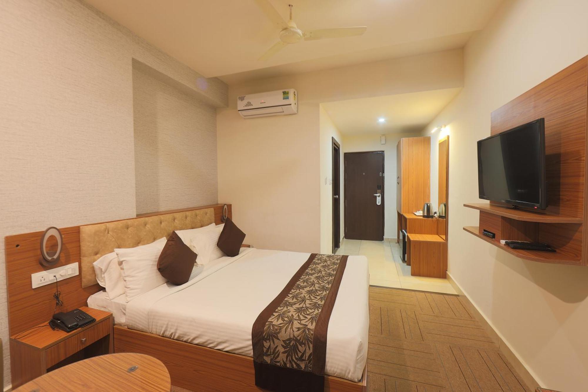 Happy Whitefield Hotel
