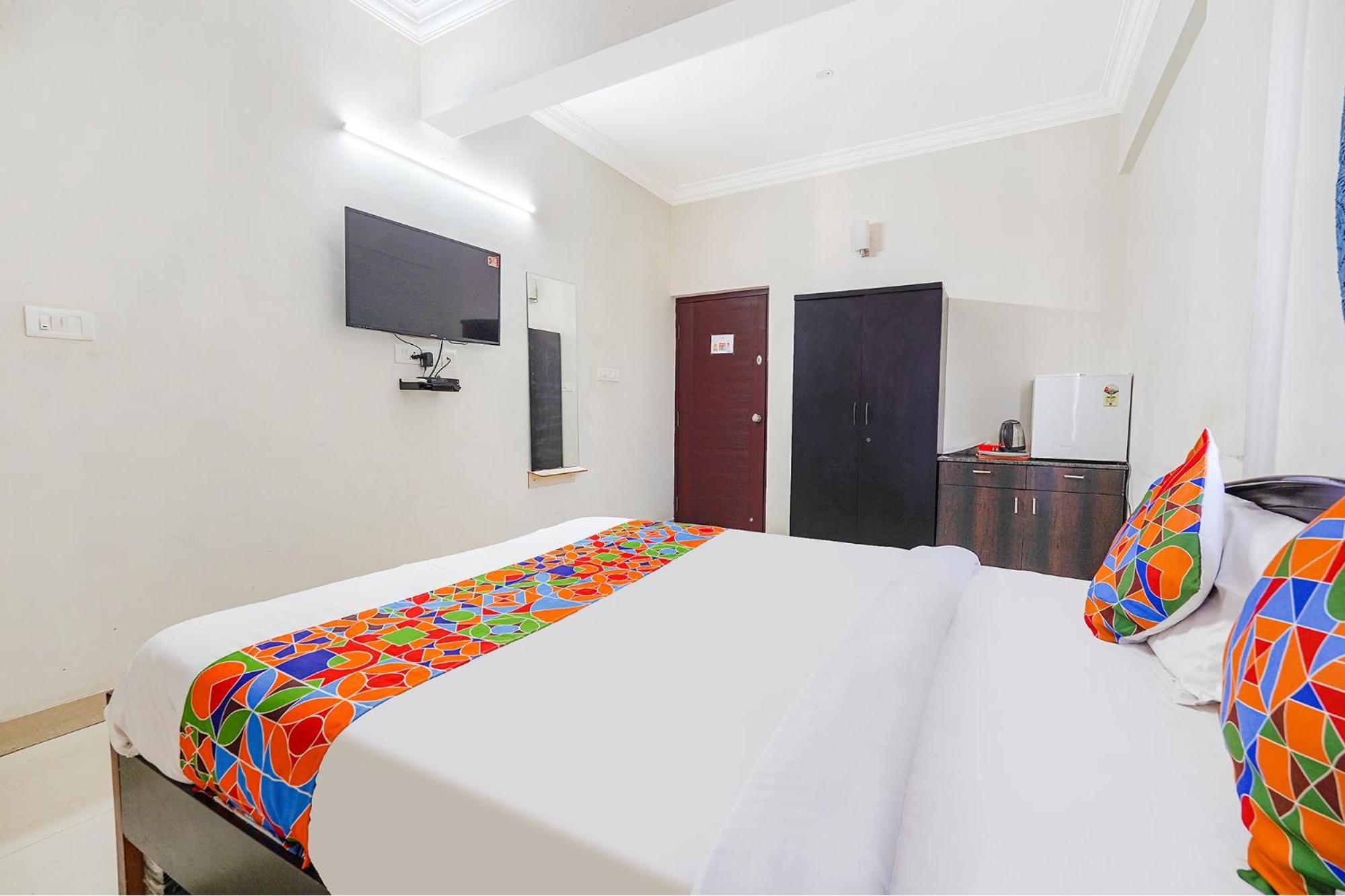Fabhotel Emirates Hotel