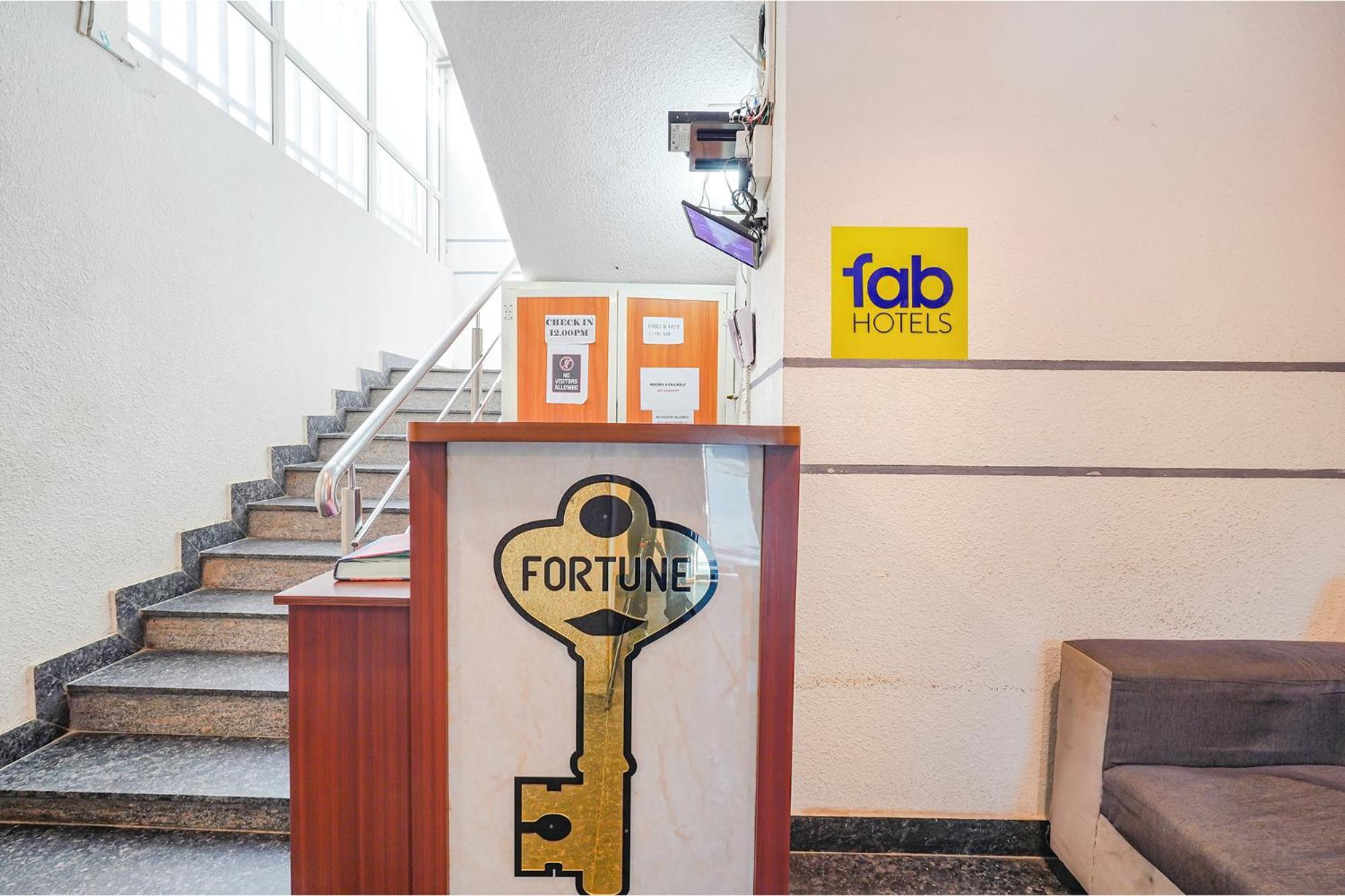 Fabhotel Emirates 3*