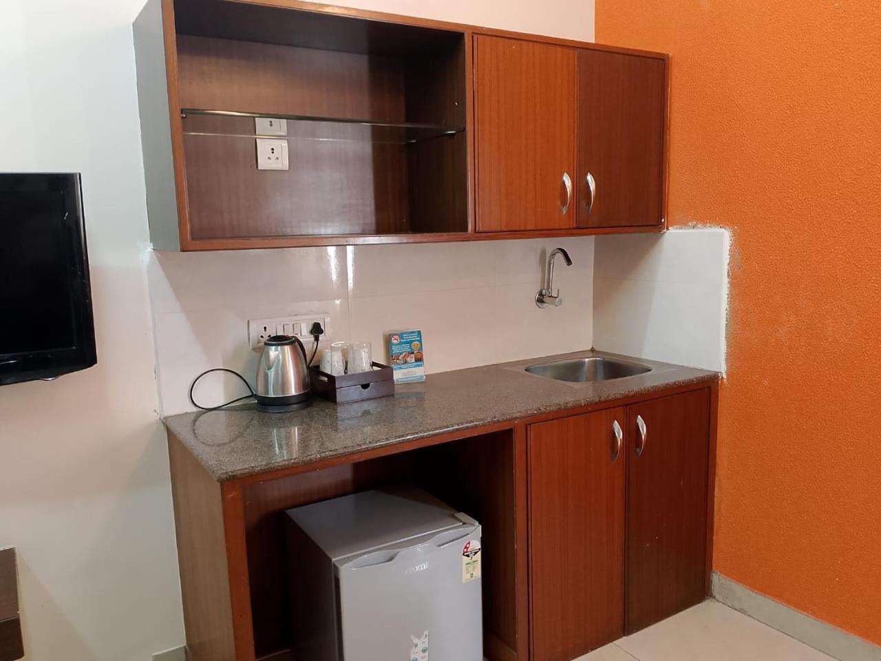 Hotel Cubbon - 10 Minute Walk To Mg Road, Mg Road Metro And Church Street Bangalore