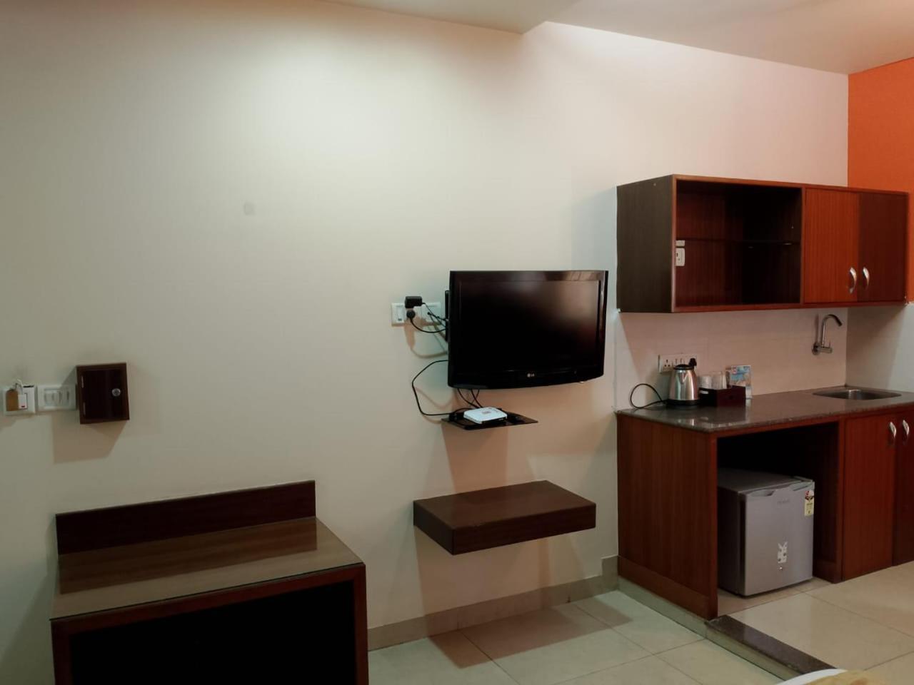 Hotel Cubbon - 10 Minute Walk To Mg Road, Mg Road Metro And Church Street Bangalore