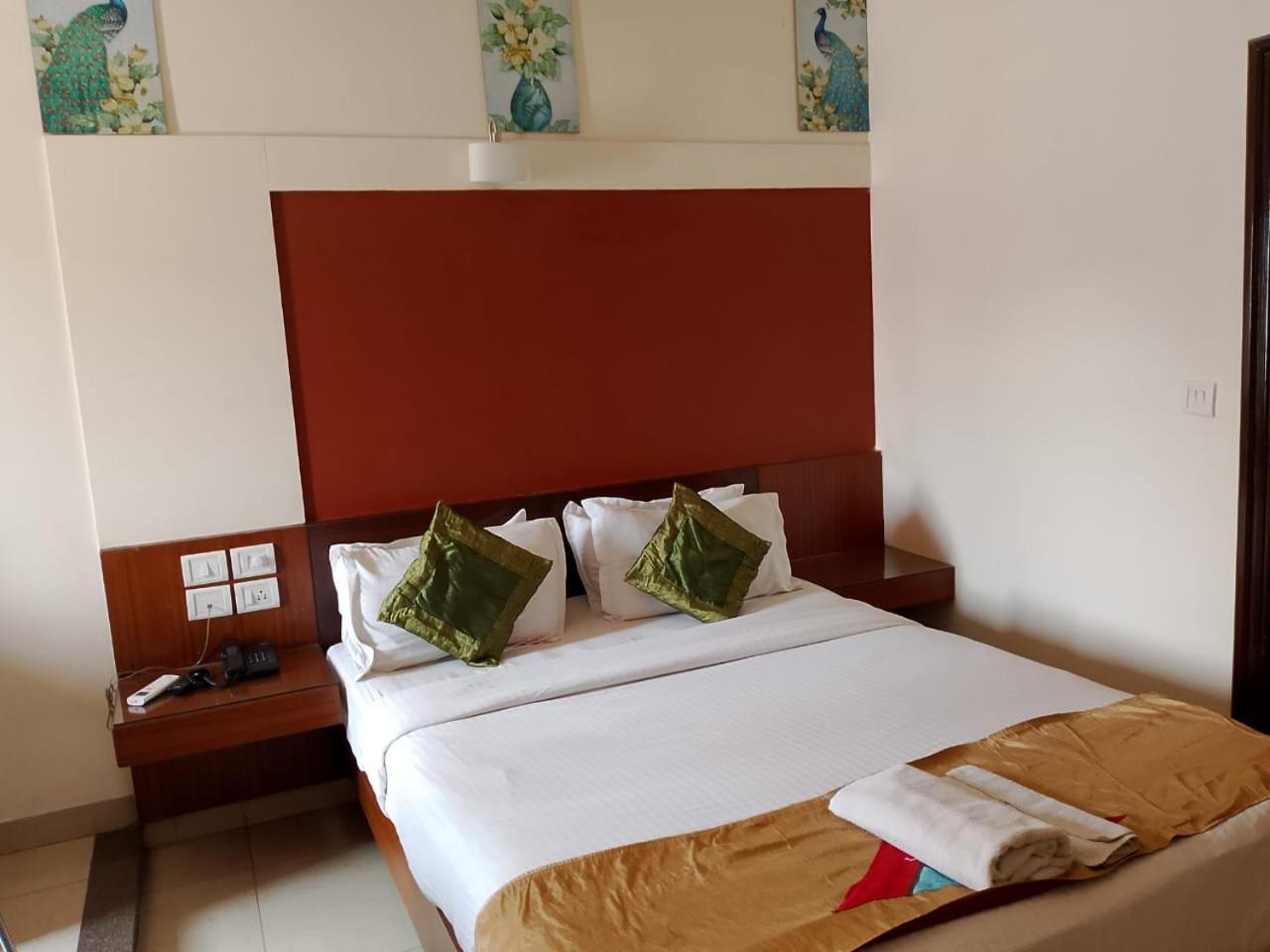 Hotel Cubbon - 10 Minute Walk To Mg Road, Mg Road Metro And Church Street