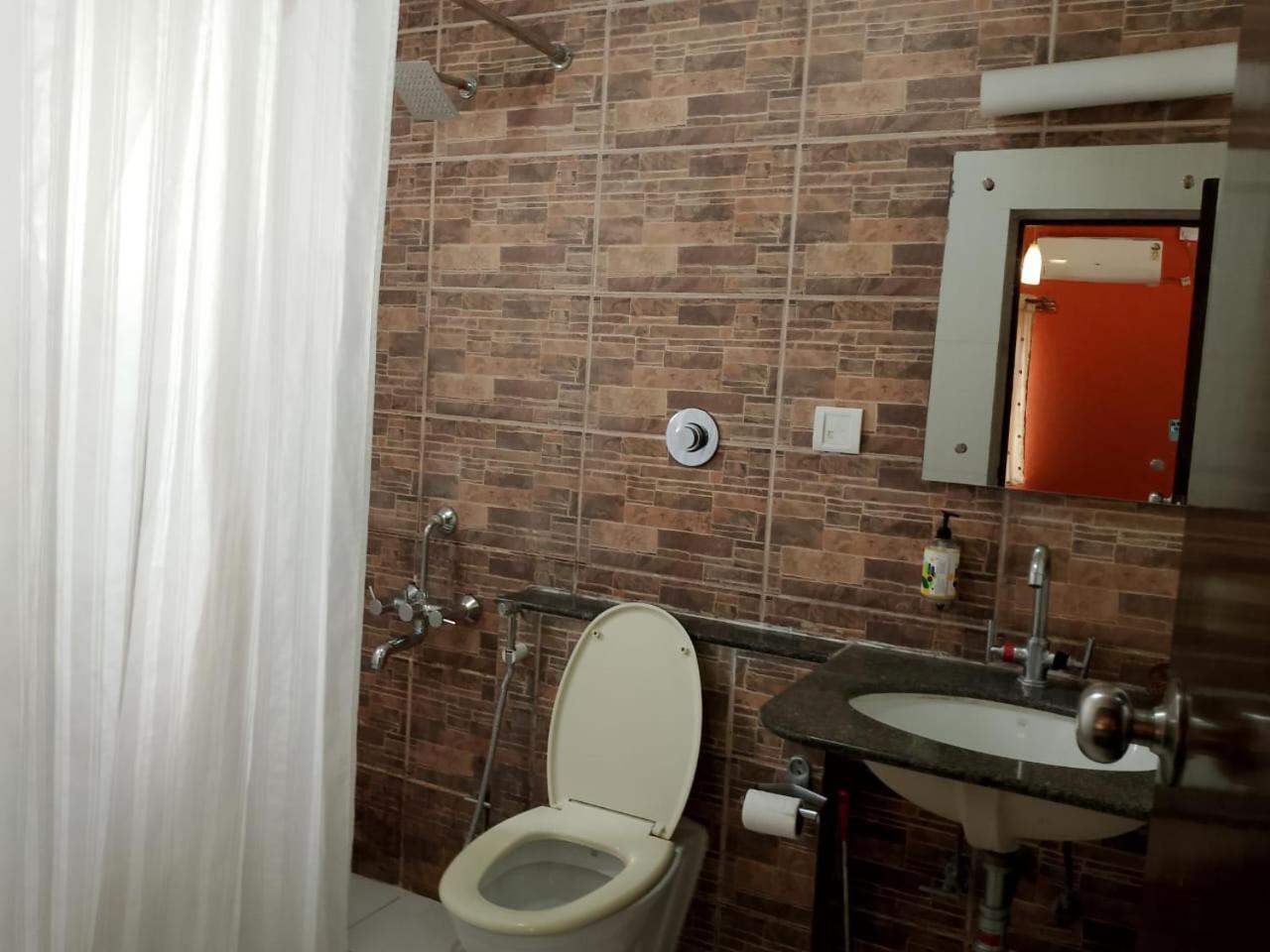 Hotel Cubbon - 10 Minute Walk To Mg Road, Mg Road Metro And Church Street
