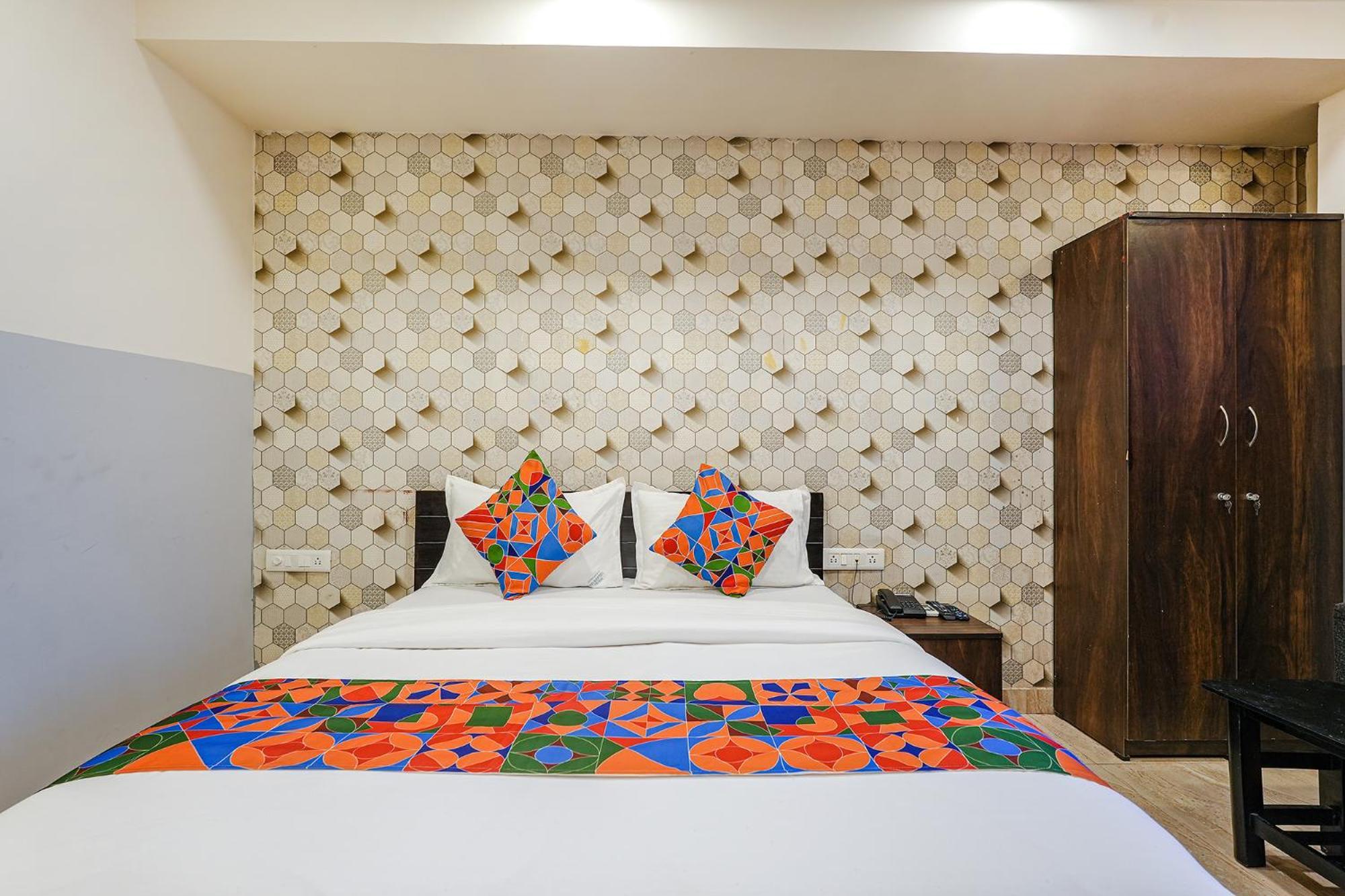 Hotel Fabexpress 24 - Nr Sagar Hospital
