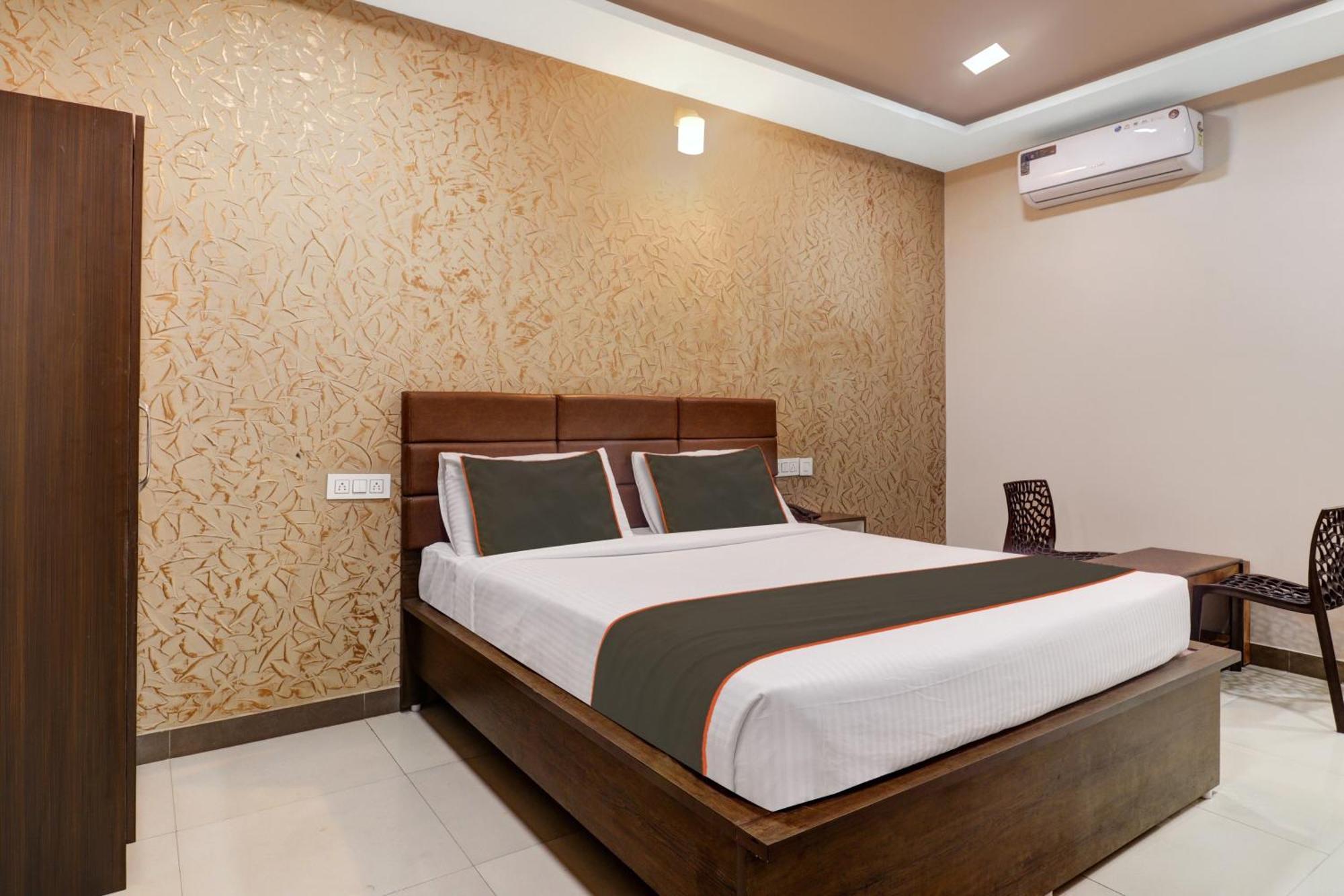 Hotel Super Collection O Emara Delight Executives Bangalore
