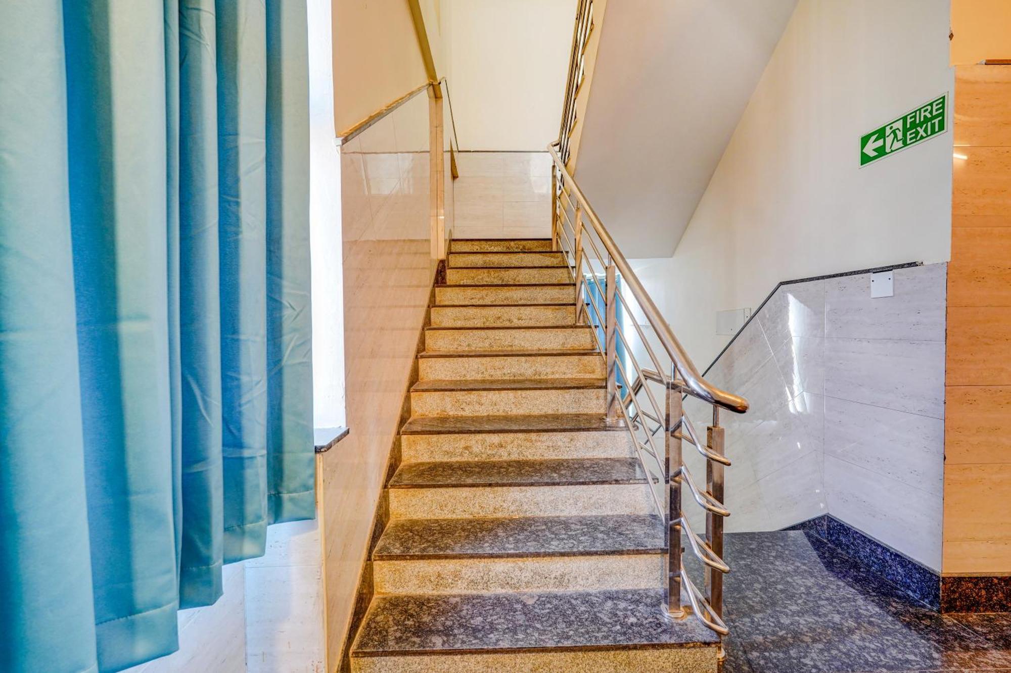 Fabhotel Grand Vista - Nr Bhartiya Mall - Mall Of Bangalore