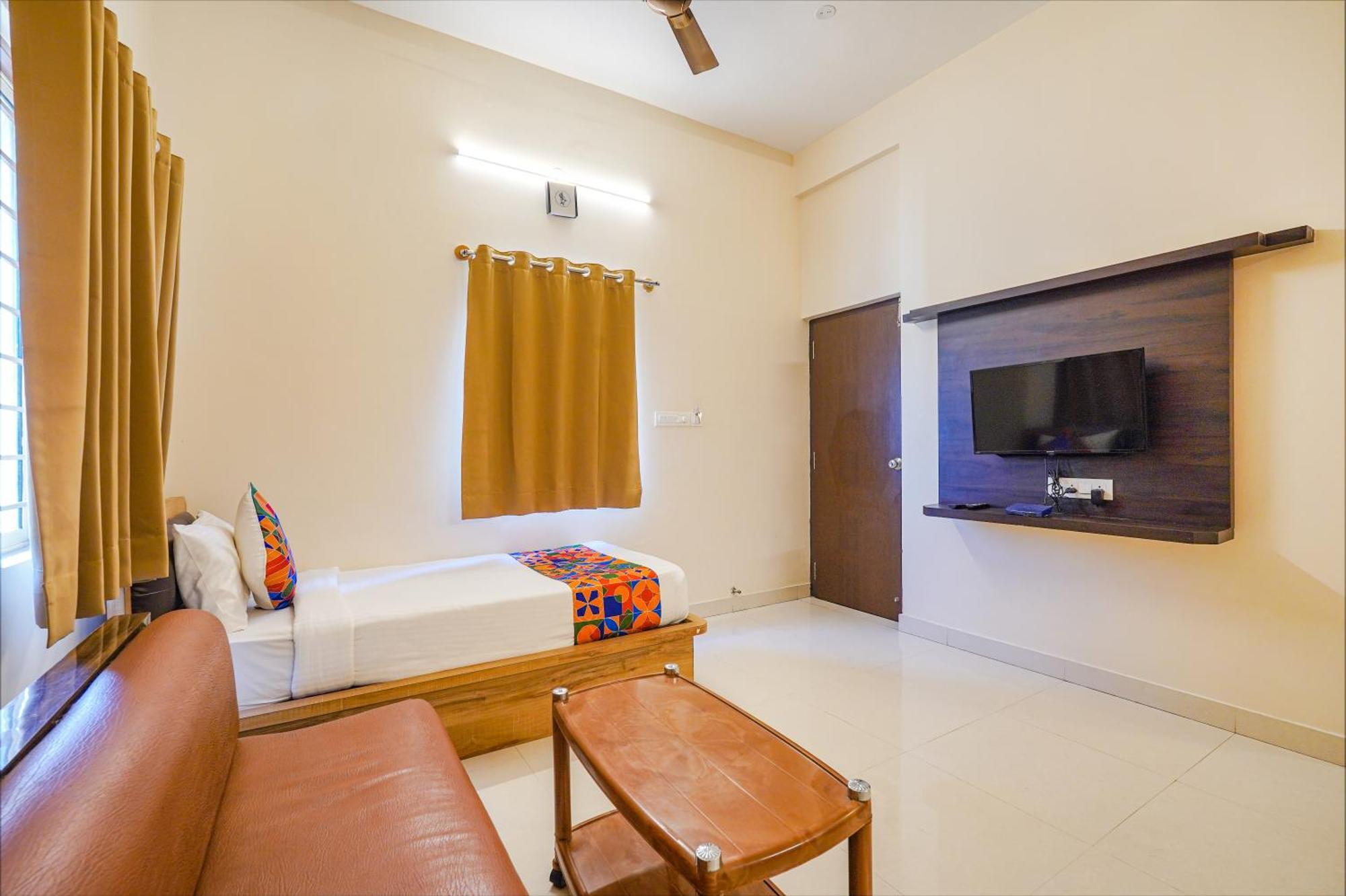 Fabhotel Grand Vista - Nr Bhartiya Mall - Mall Of