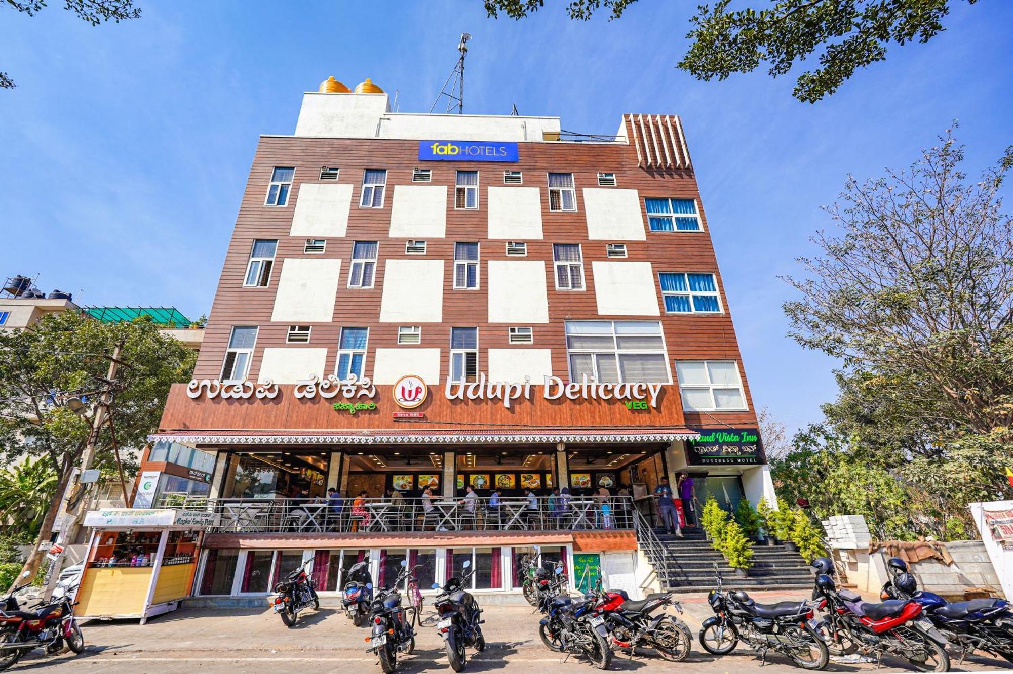 Hotel Fabhotel Grand Vista - Nr Bhartiya Mall - Mall Of 3*