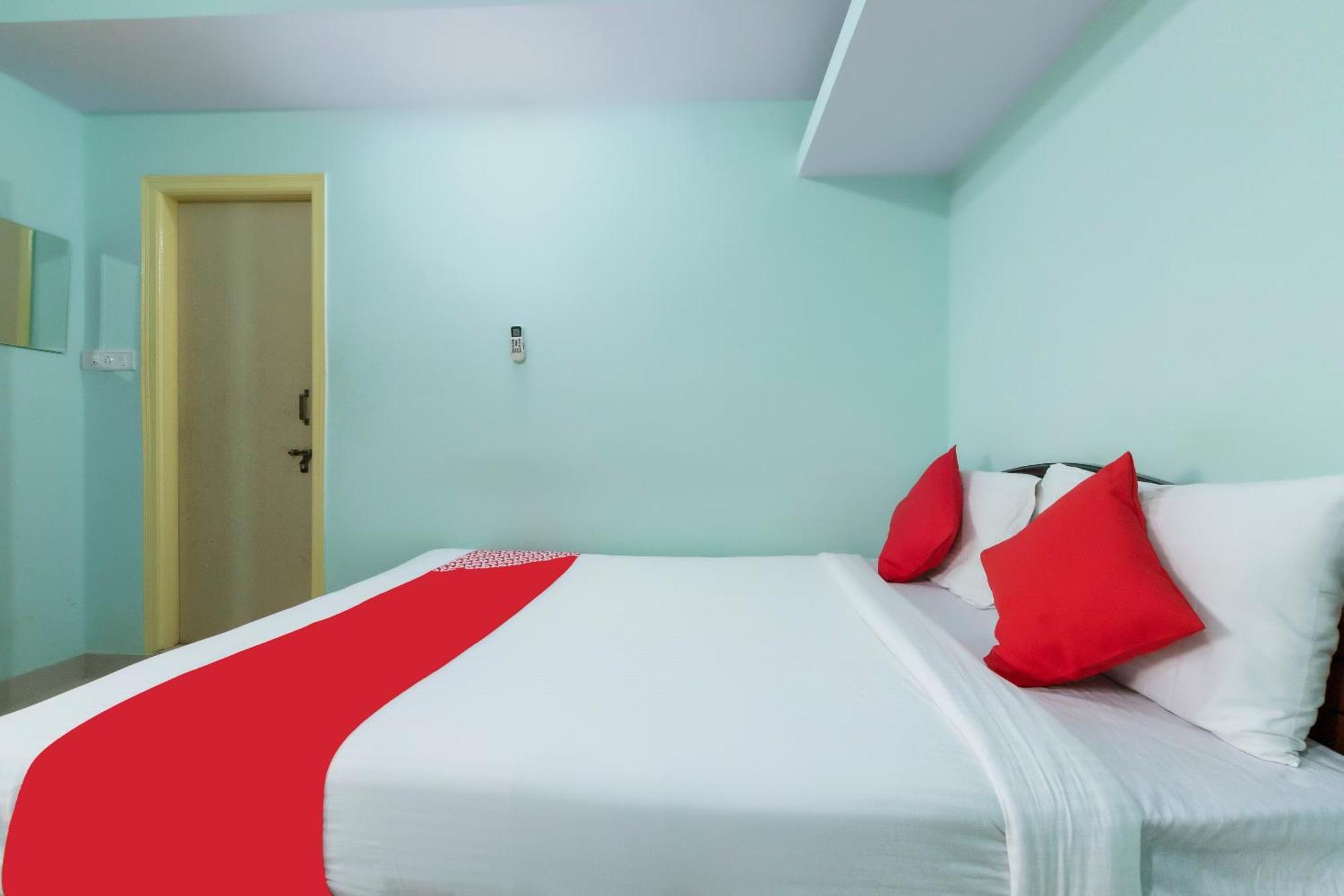 Oyo Ramana Near Hare Krishna Hill Hotel 3*