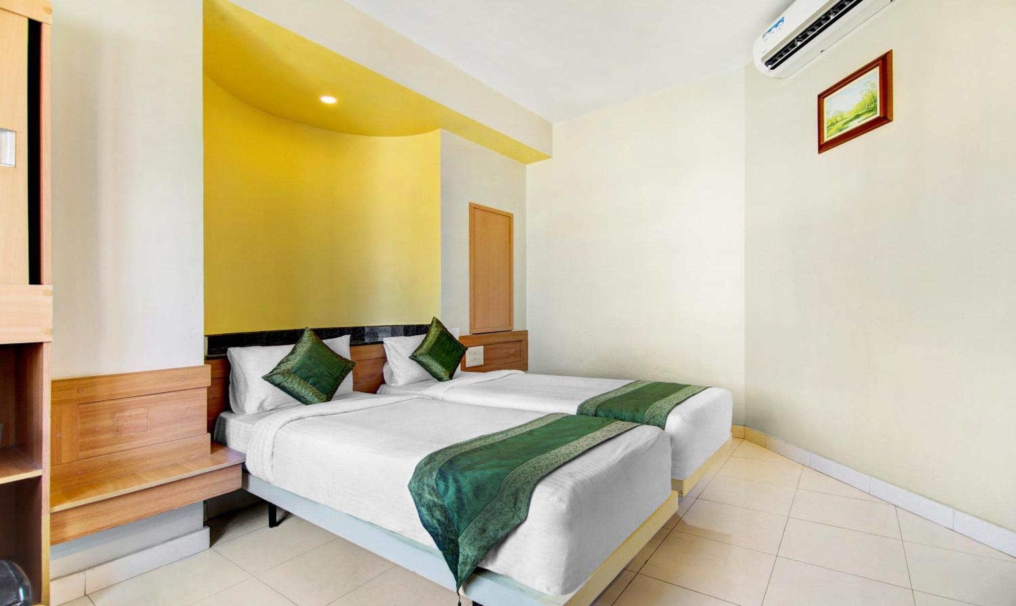Itsy Kes Residency, 10 Min From Ksr Junction Hotel