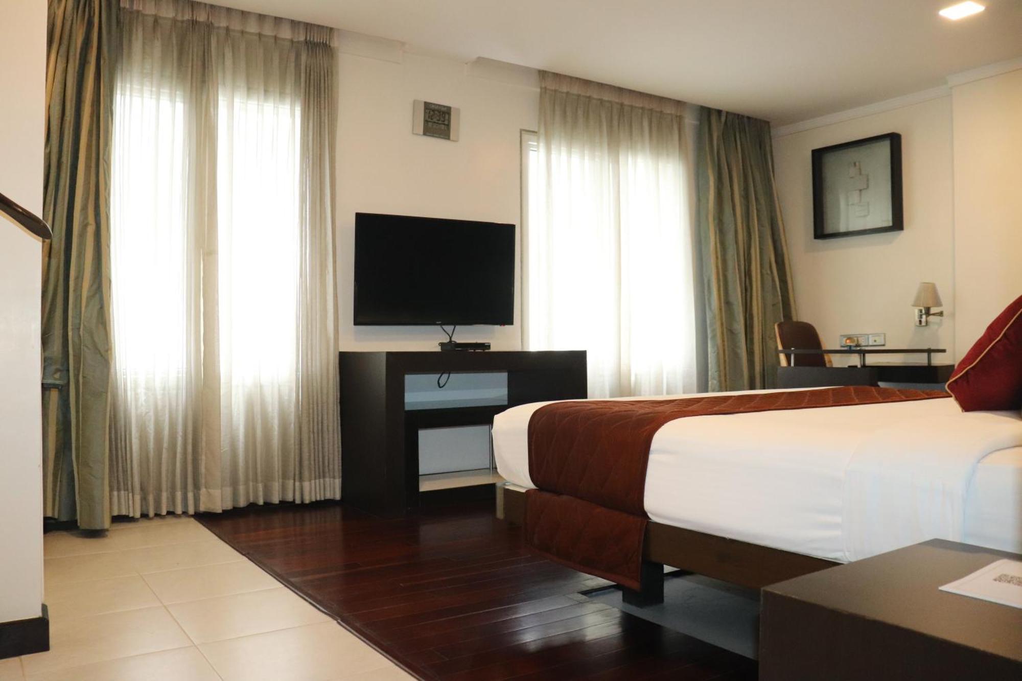 Hotel 37th Crescent Bangalore