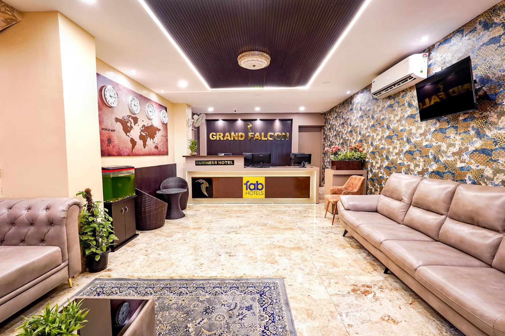 Fabhotel Grand Falcon Hotel