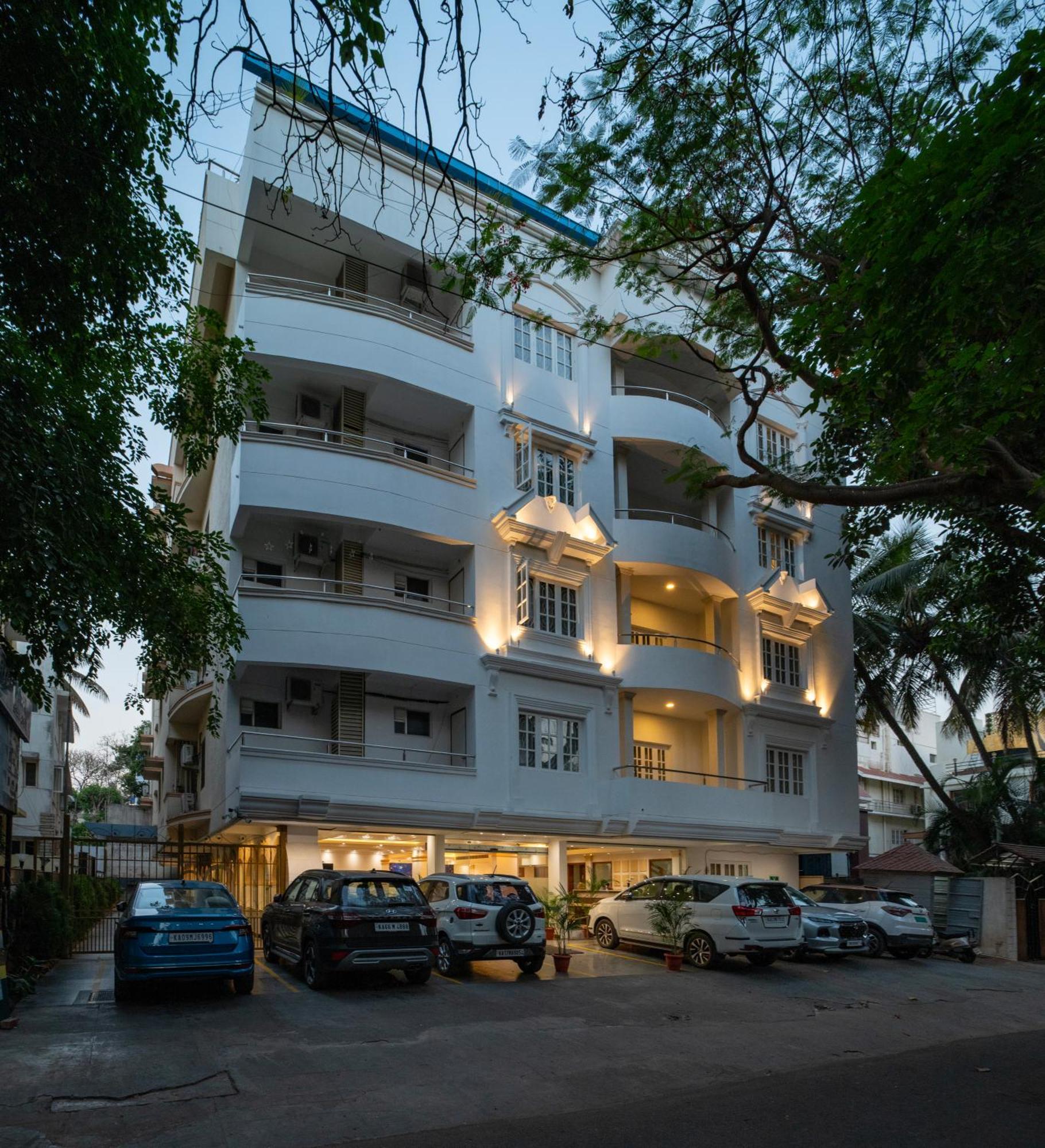 Hyde Park Hotel 3*