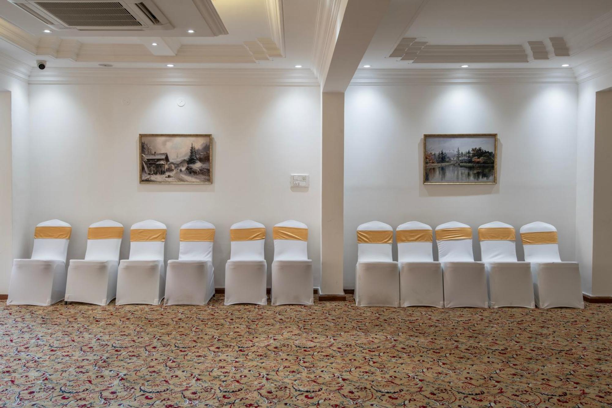 Hotel Hyde Park Bangalore