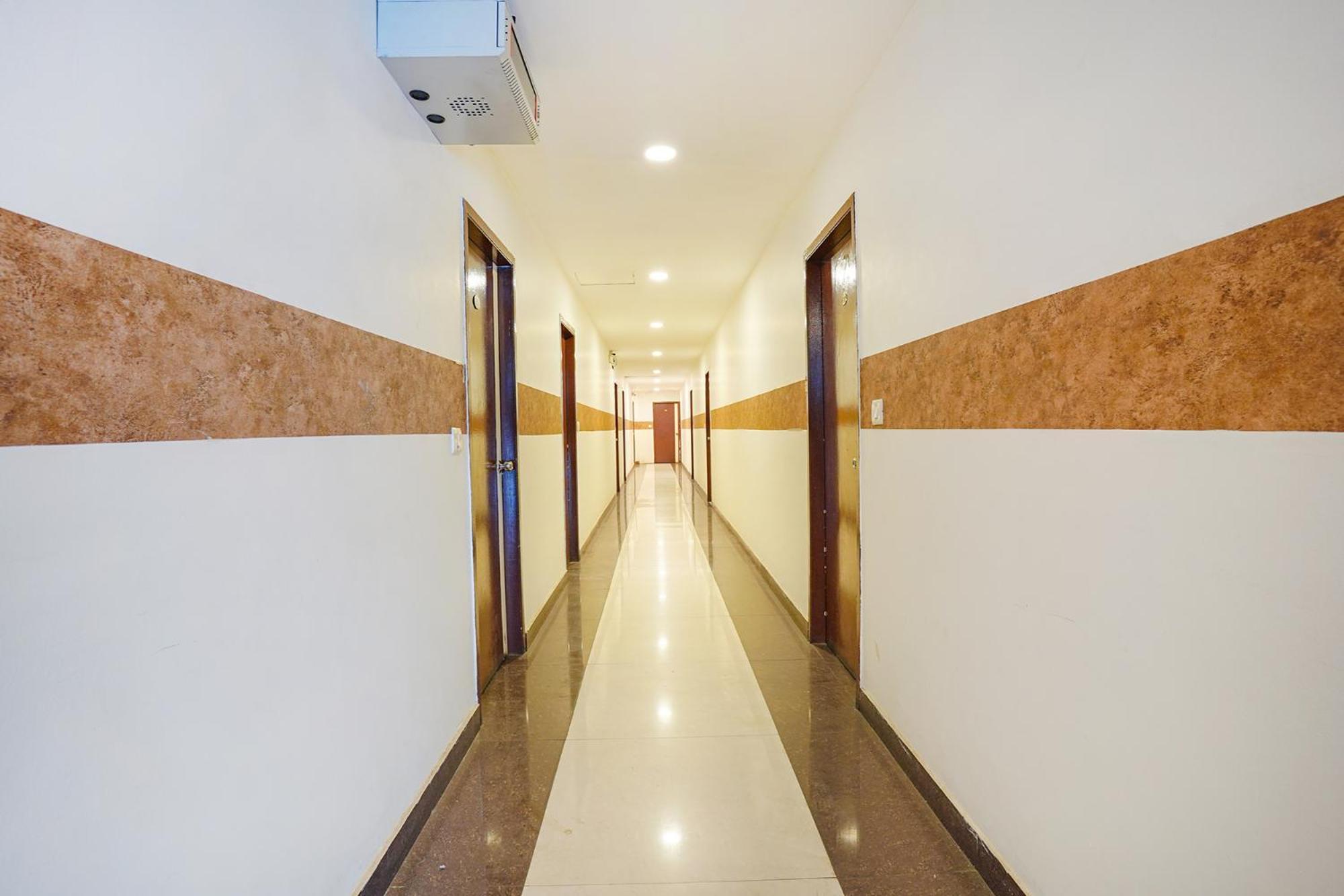 Hotel Fabhotel Shreyas - Kaikondrahalli Bangalore