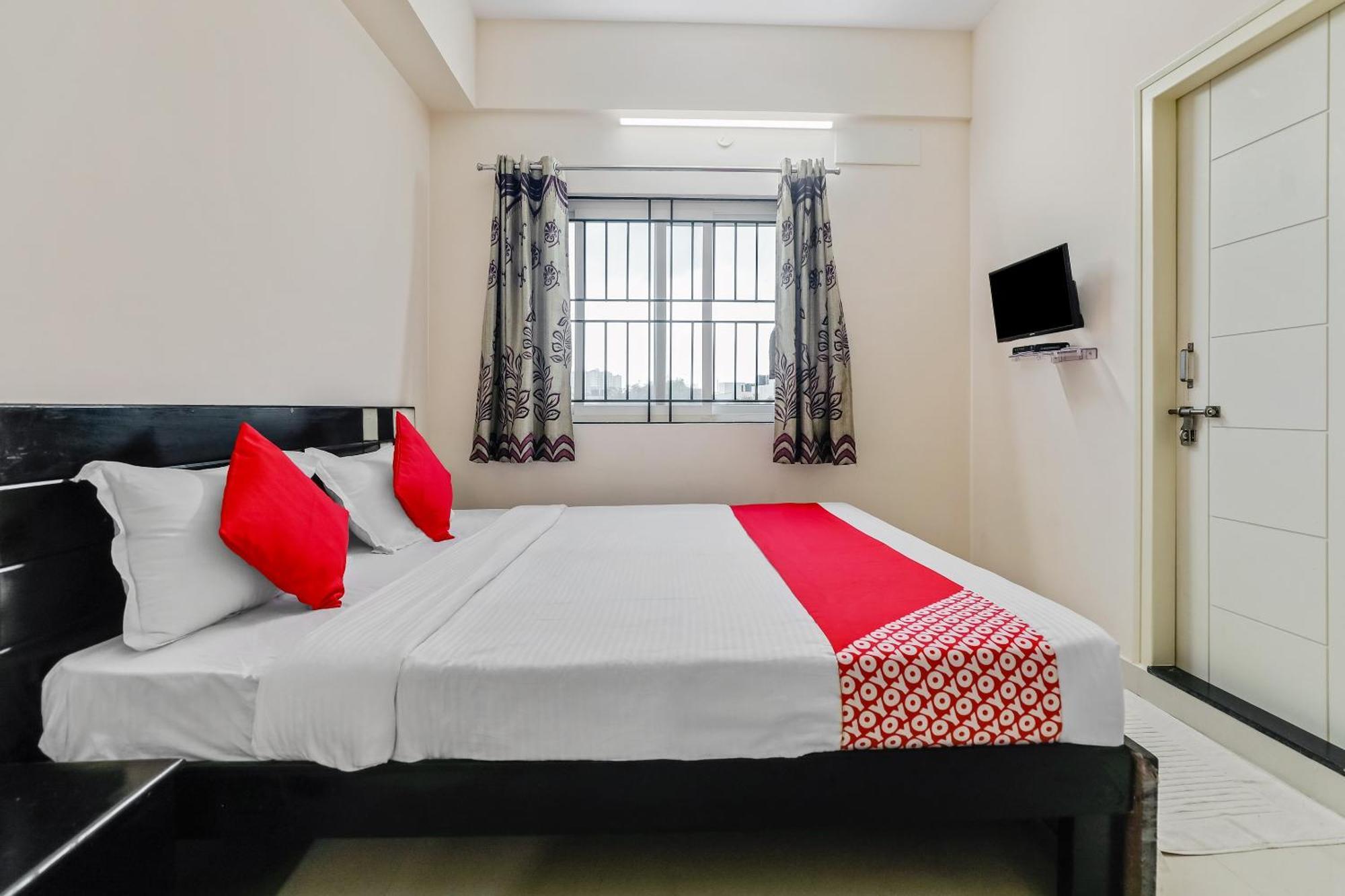 49996 Jj Comforts Hotel 3*