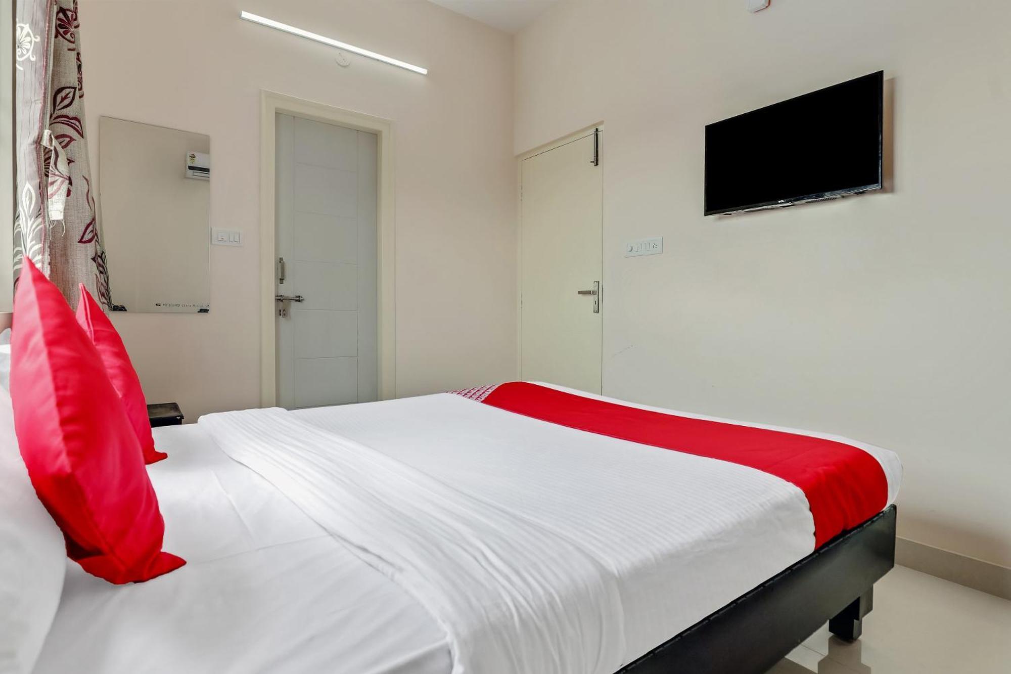 49996 Jj Comforts Hotel 3*