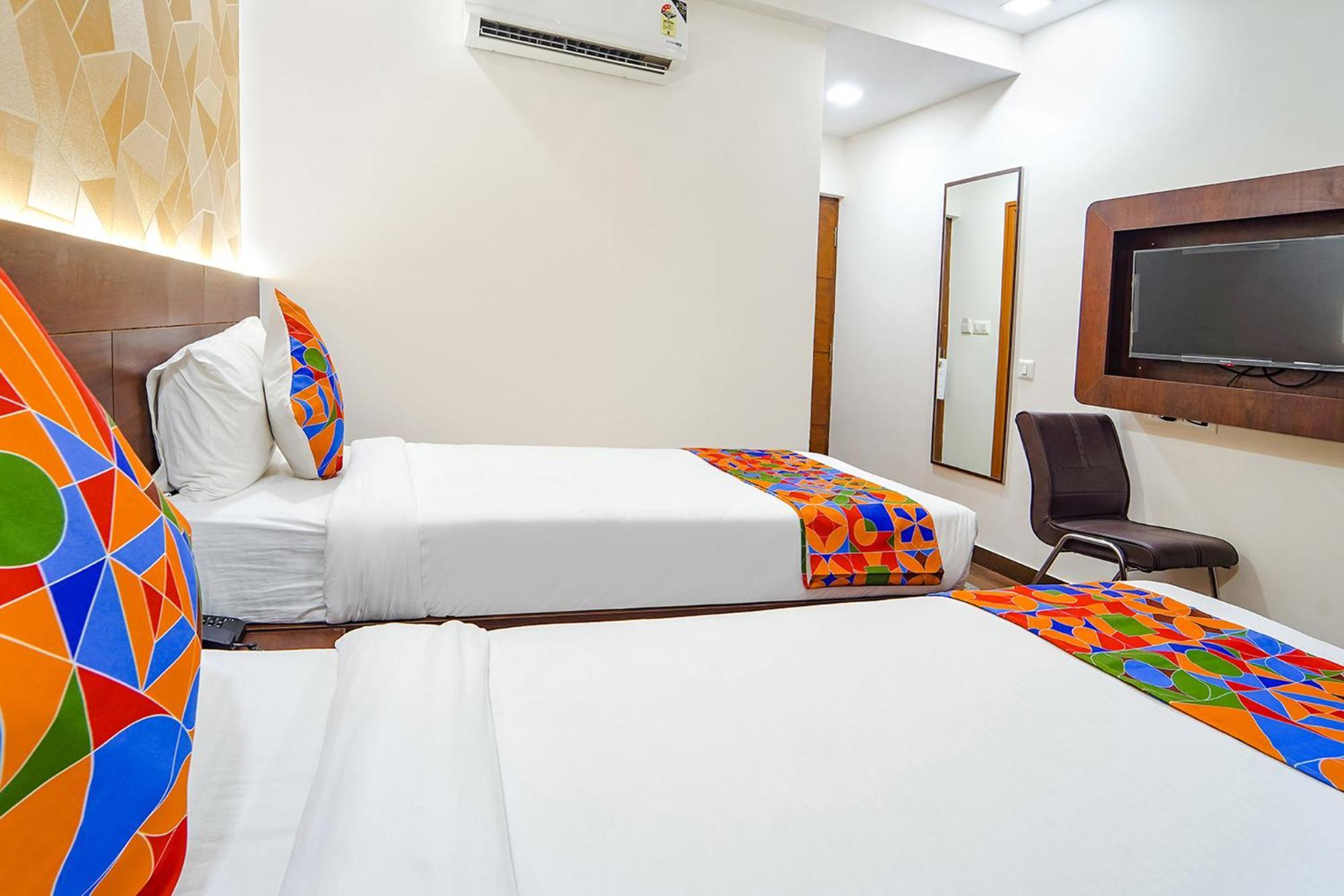 Fabhotel Ellegant 3*