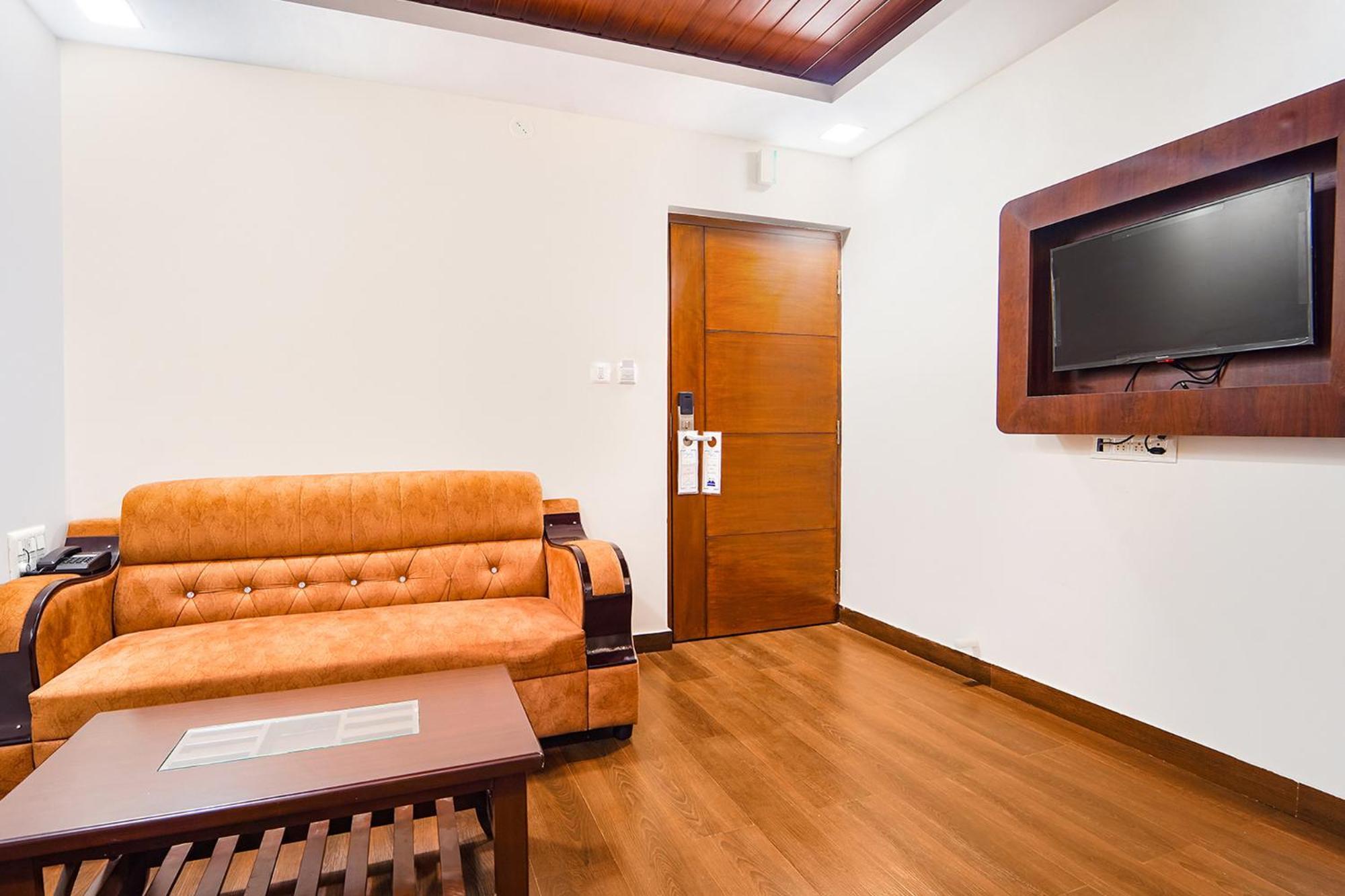 Hotel Fabhotel Ellegant 3*