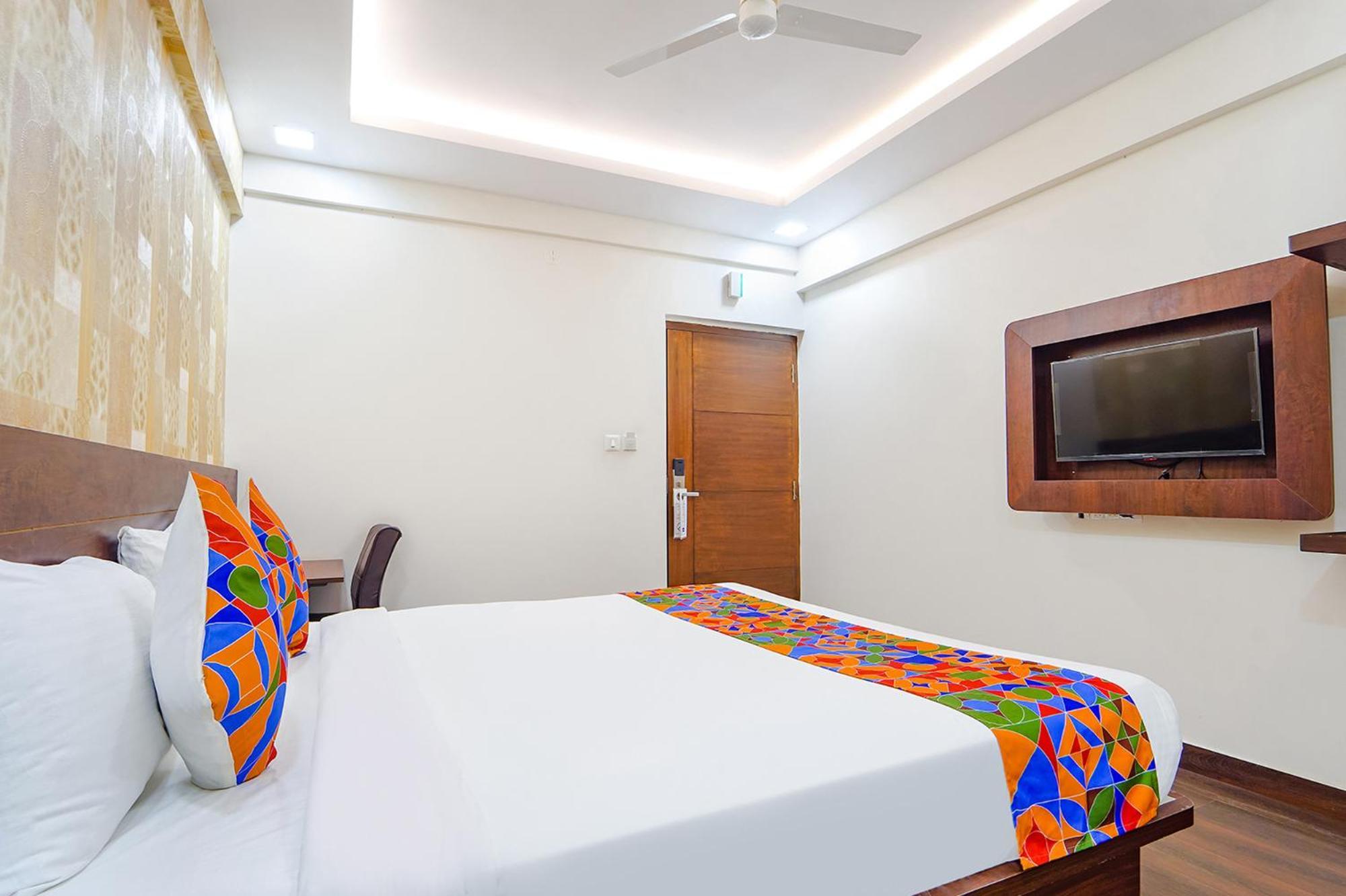 Fabhotel Ellegant 3*