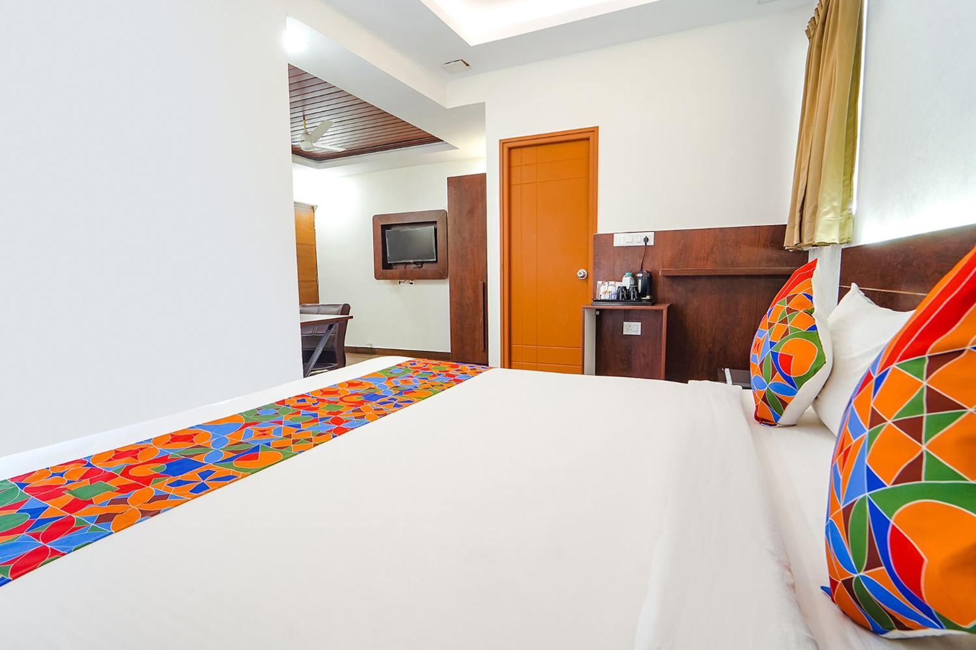 Fabhotel Ellegant 3*