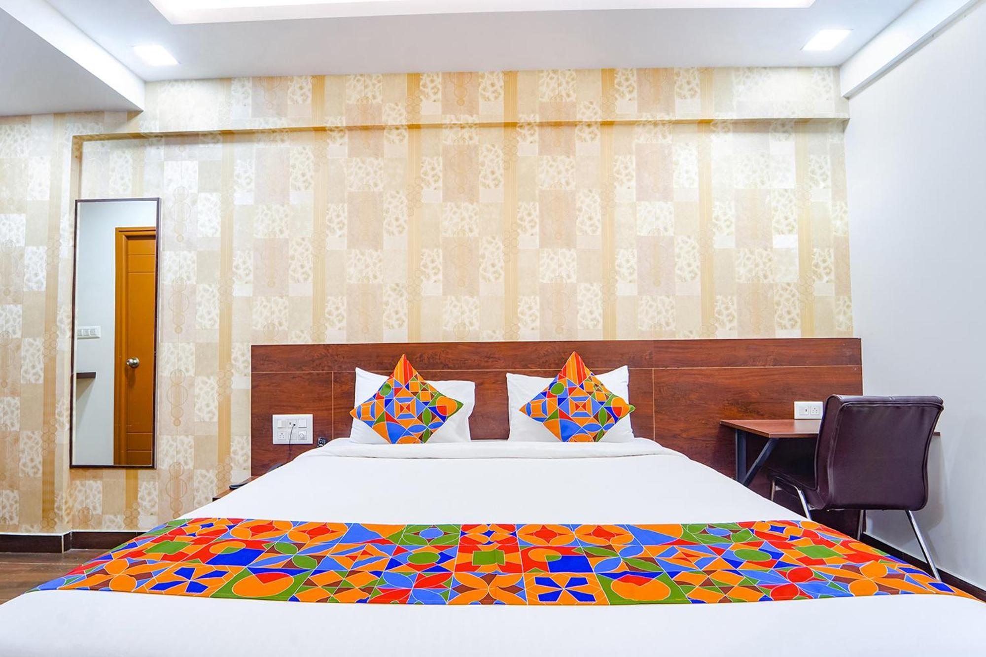Fabhotel Ellegant 3*