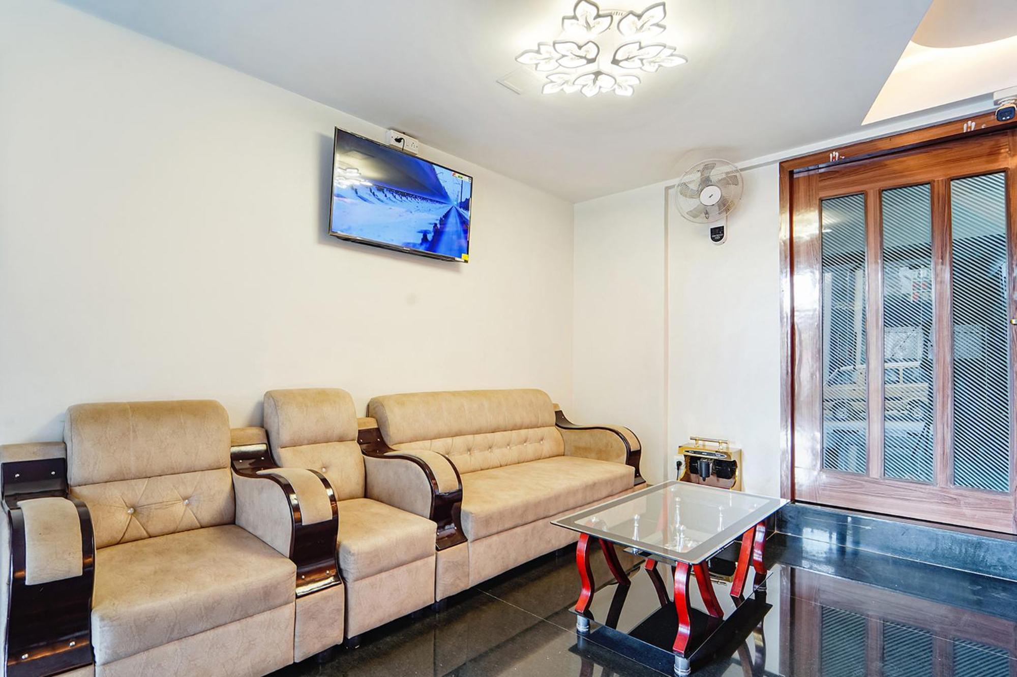 Hotel Fabhotel Ellegant