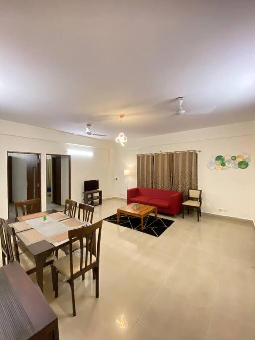Comfortable 2bhk Flat In Cooke Town Apartment *