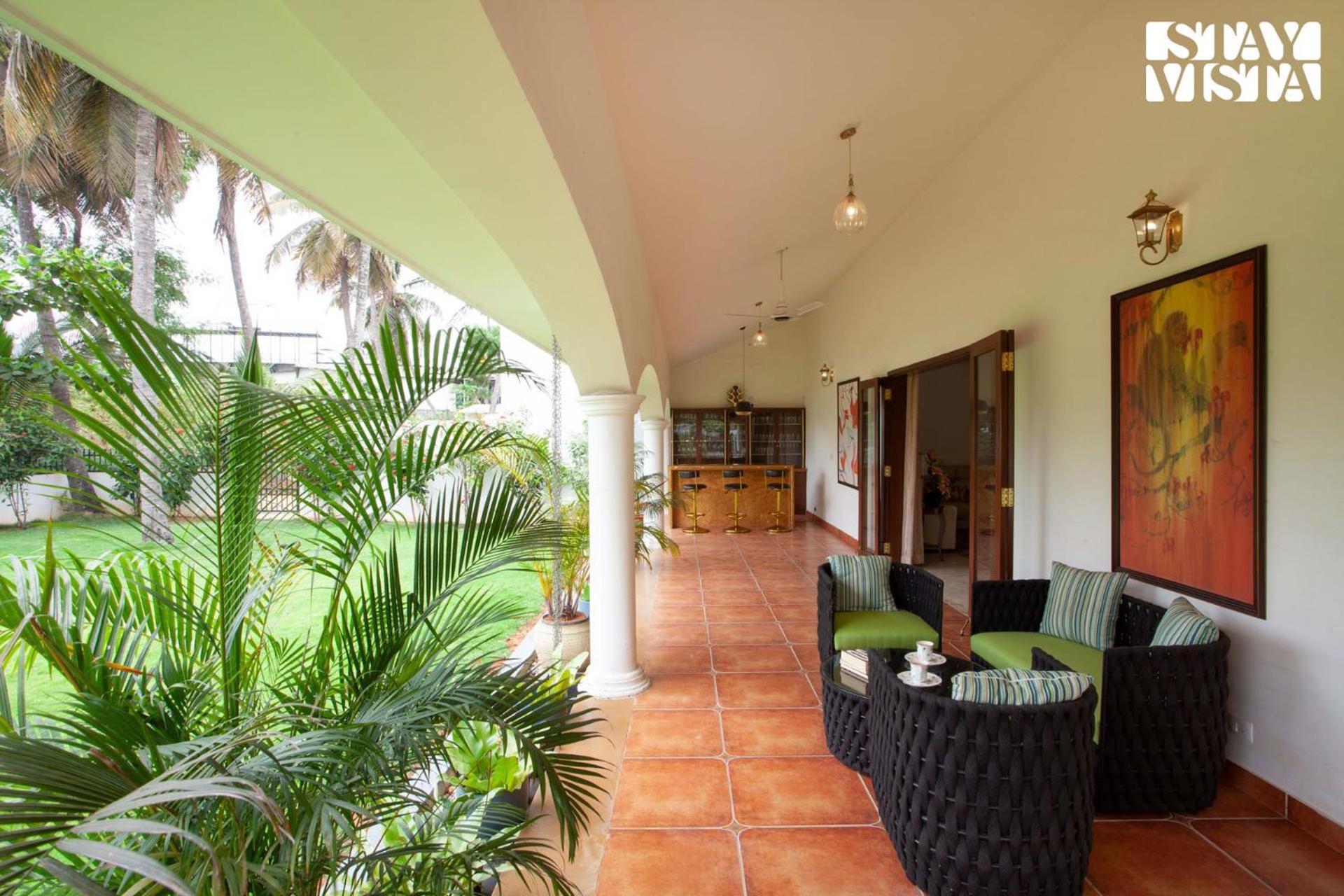 Stayvista At Silver Oak Farm - Breakfast Included Villa Bangalore