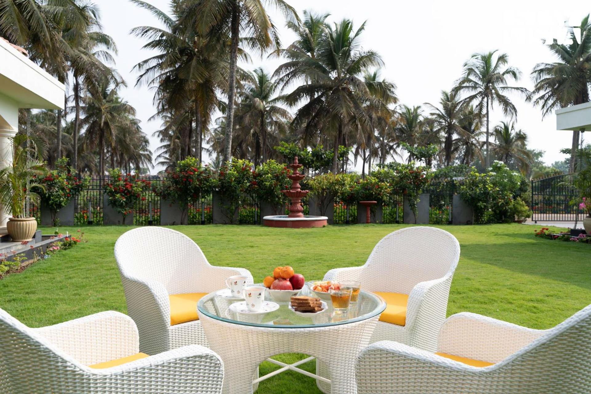 Stayvista At Silver Oak Farm - Breakfast Included * Bangalore