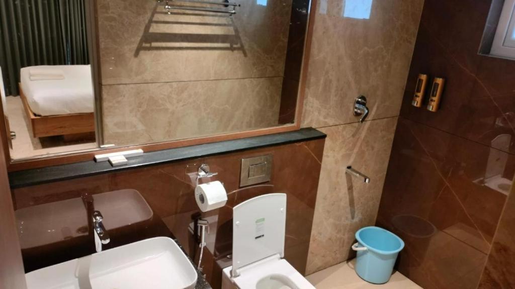 Livi - Premium 1 Bhk Serviced Apartment *