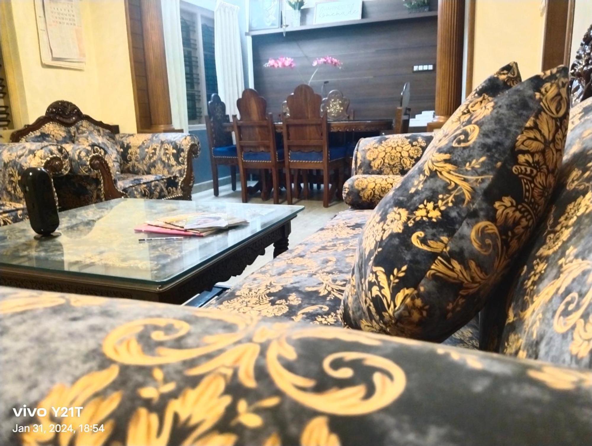 Homestay The Cave Luxe Bangalore