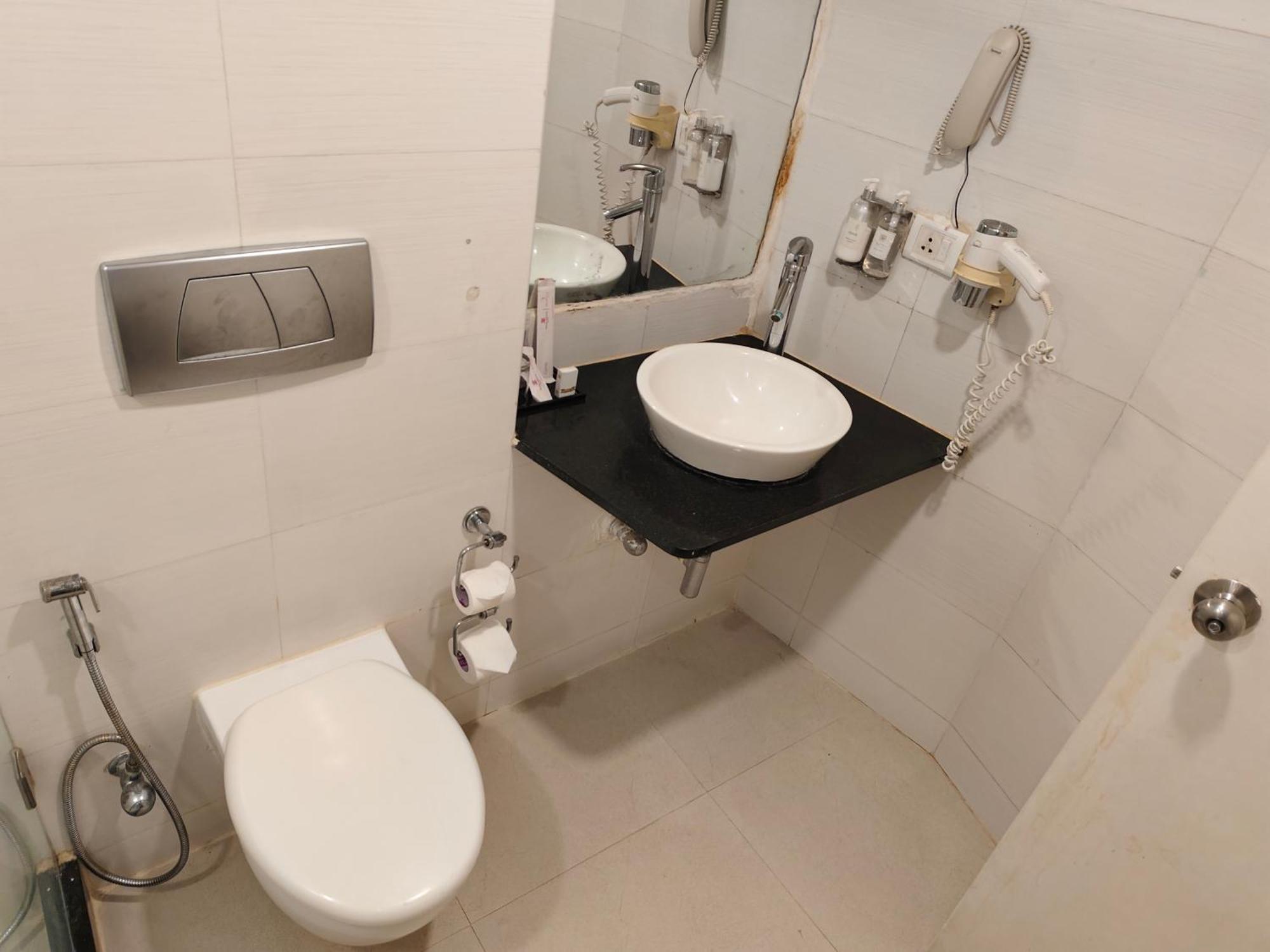 Regenta Place Bangalore, Cunningham Road Hotel