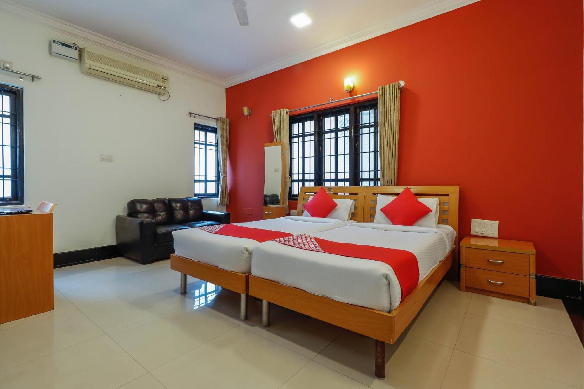 Collection O Emara Grand Hotel Bangalore