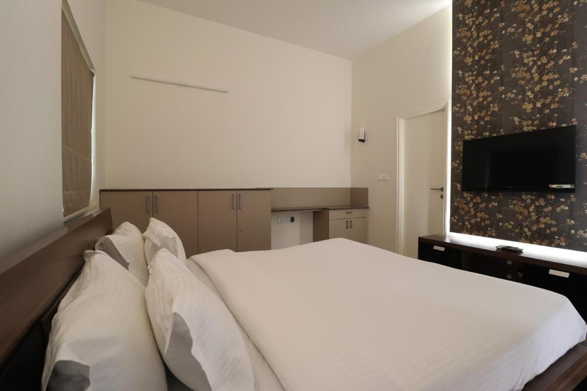 Welcome To Serenity-luxury At Prestige Augusta Golf Village * Bangalore