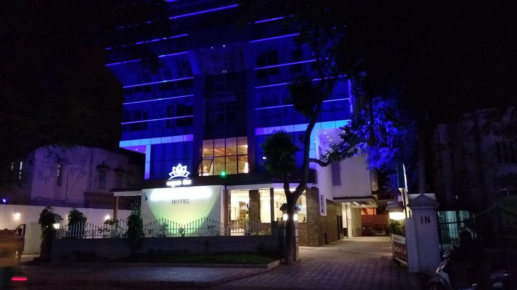 Akshaya Aura Hotel