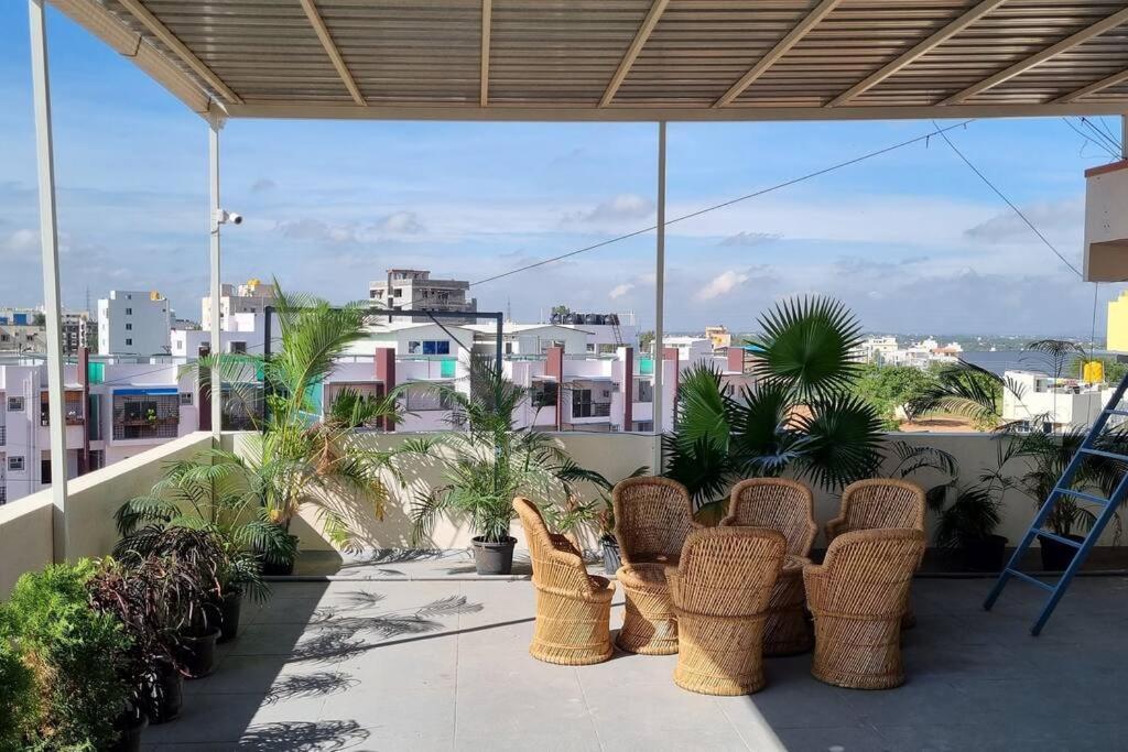 Cozy With Private Terrace Apartment