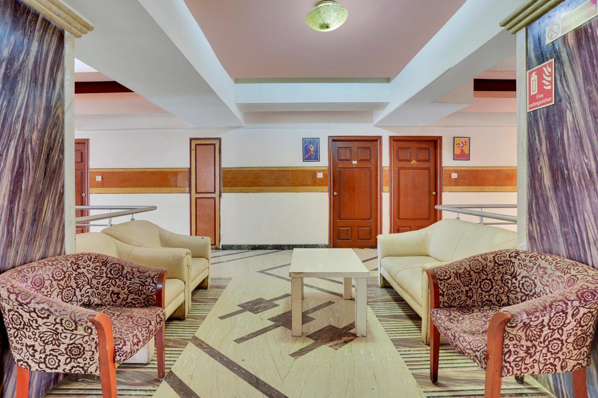 Aura Hotel 3*