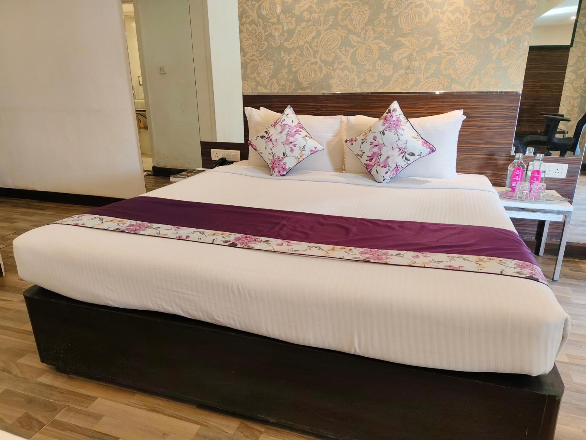 Regenta Place Bangalore, Cunningham Road 4* Bangalore