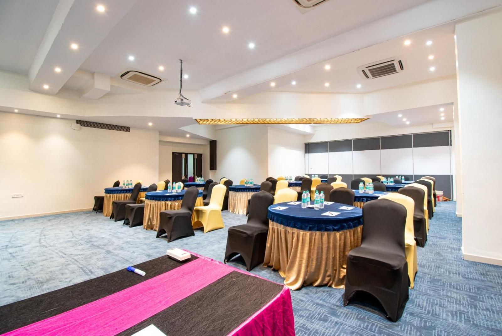 Hotel Akshaya Aura 4*