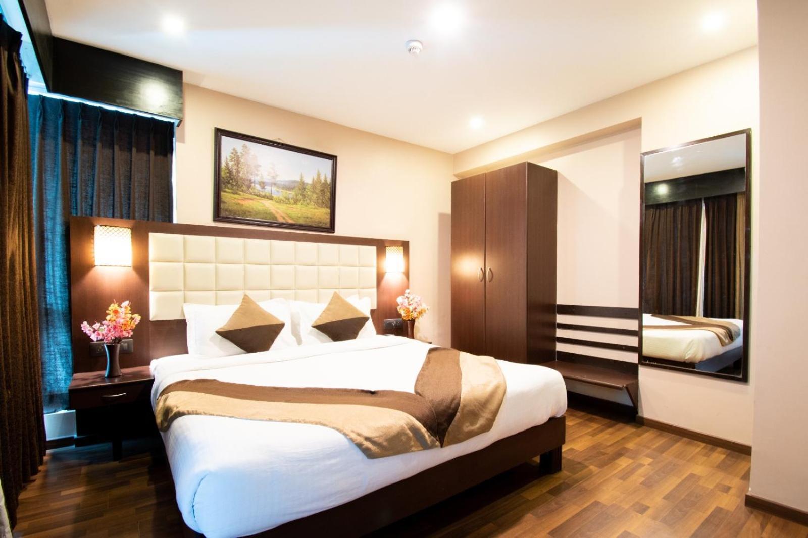 Akshaya Aura 4*