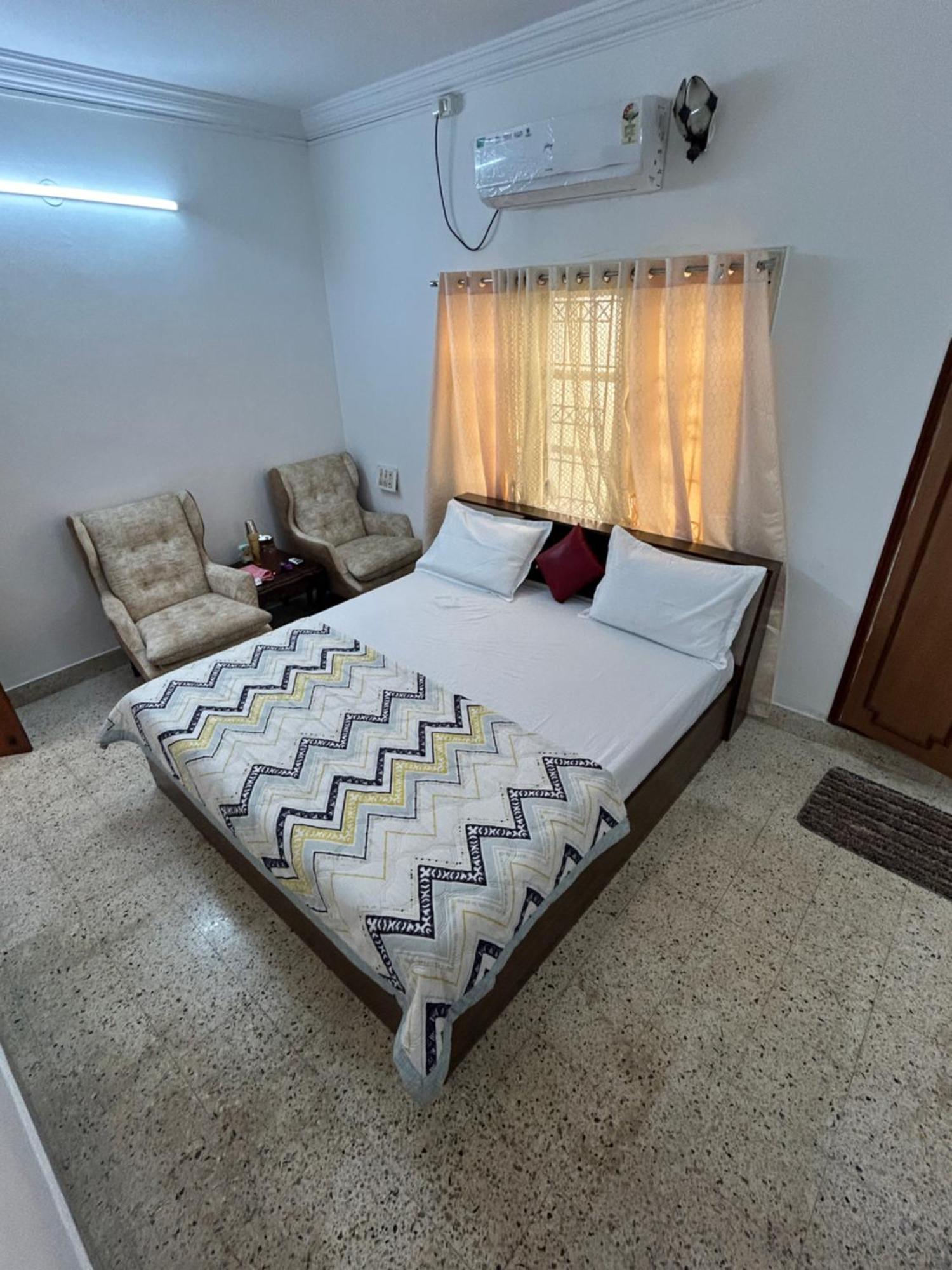 Siddeshwara Guest house