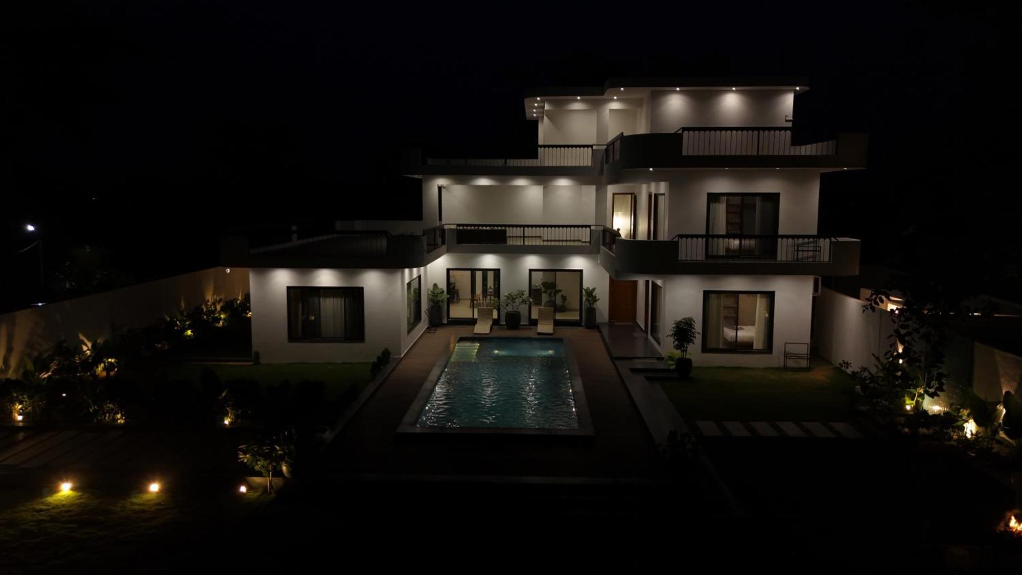 Heliconia Villa *
