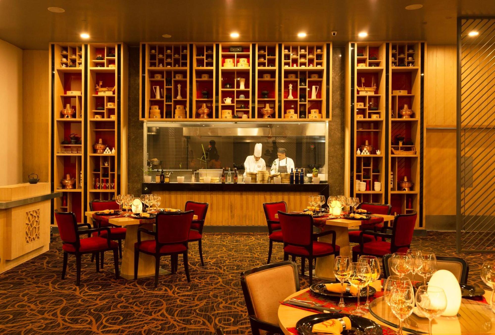 Hotel Radisson Blu Outer Ring Road 5*