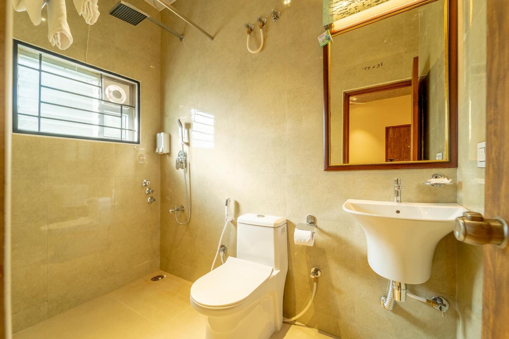 Seasons Suites-hbr