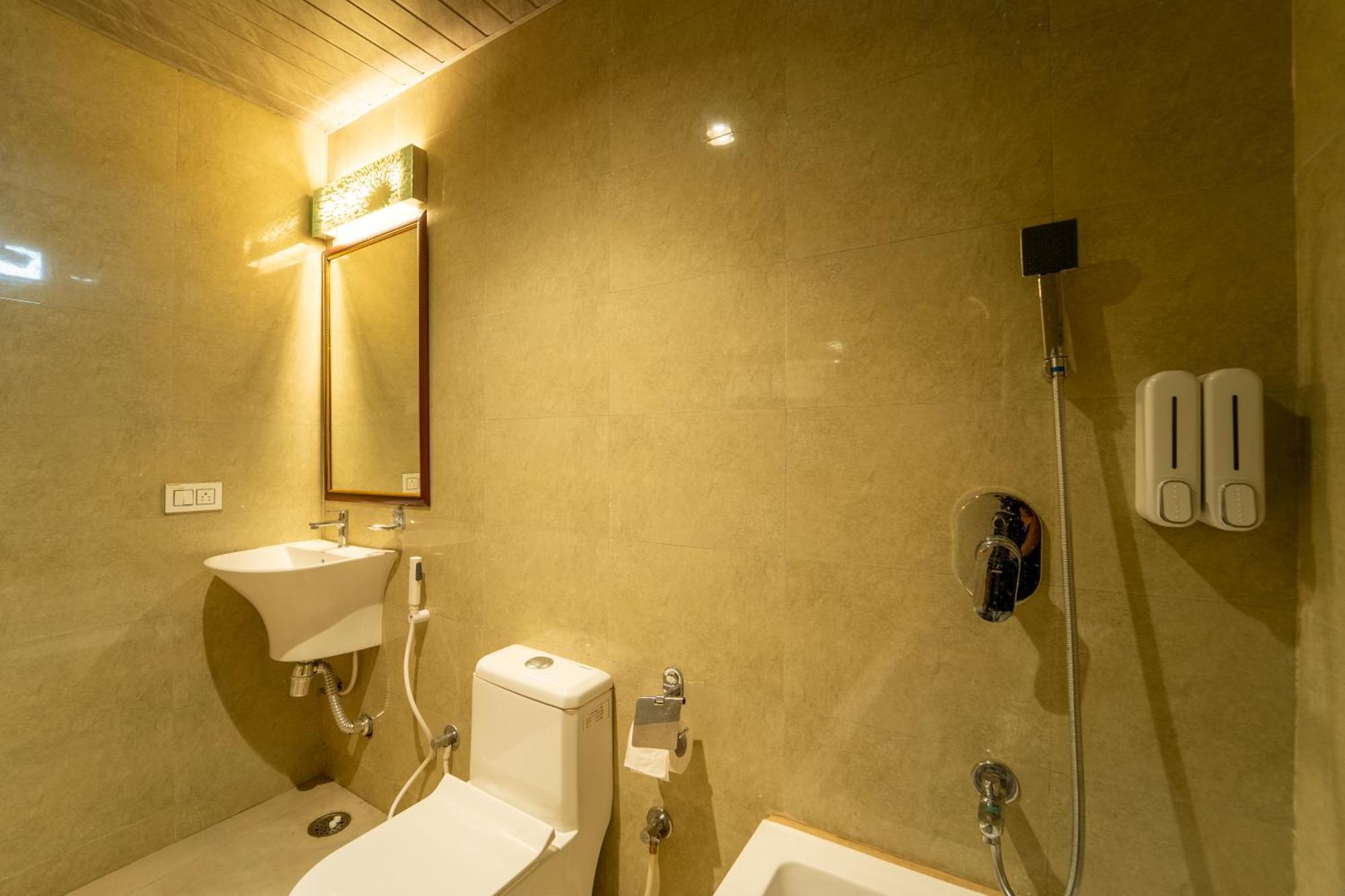 Seasons Suites-hbr *
