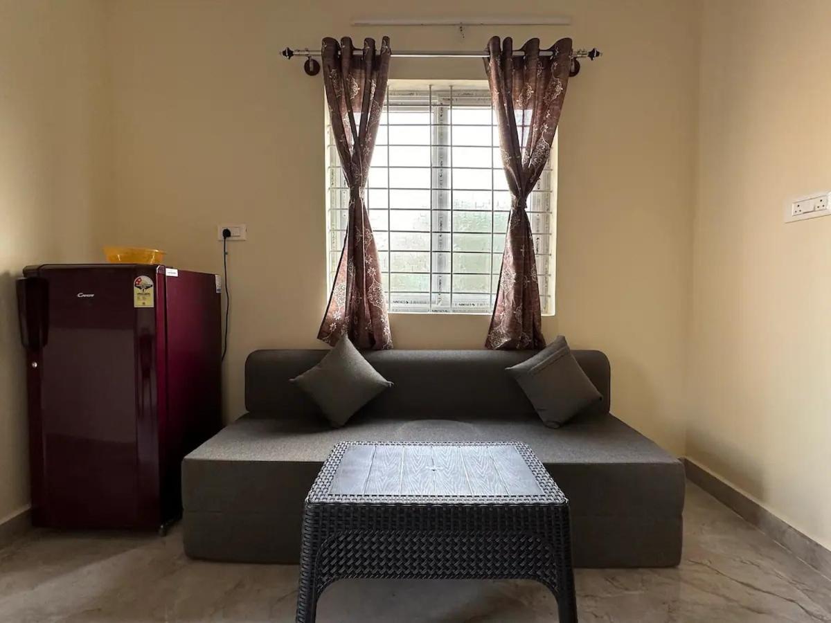 Cozy 1bhk With Lift 403 Apartment *